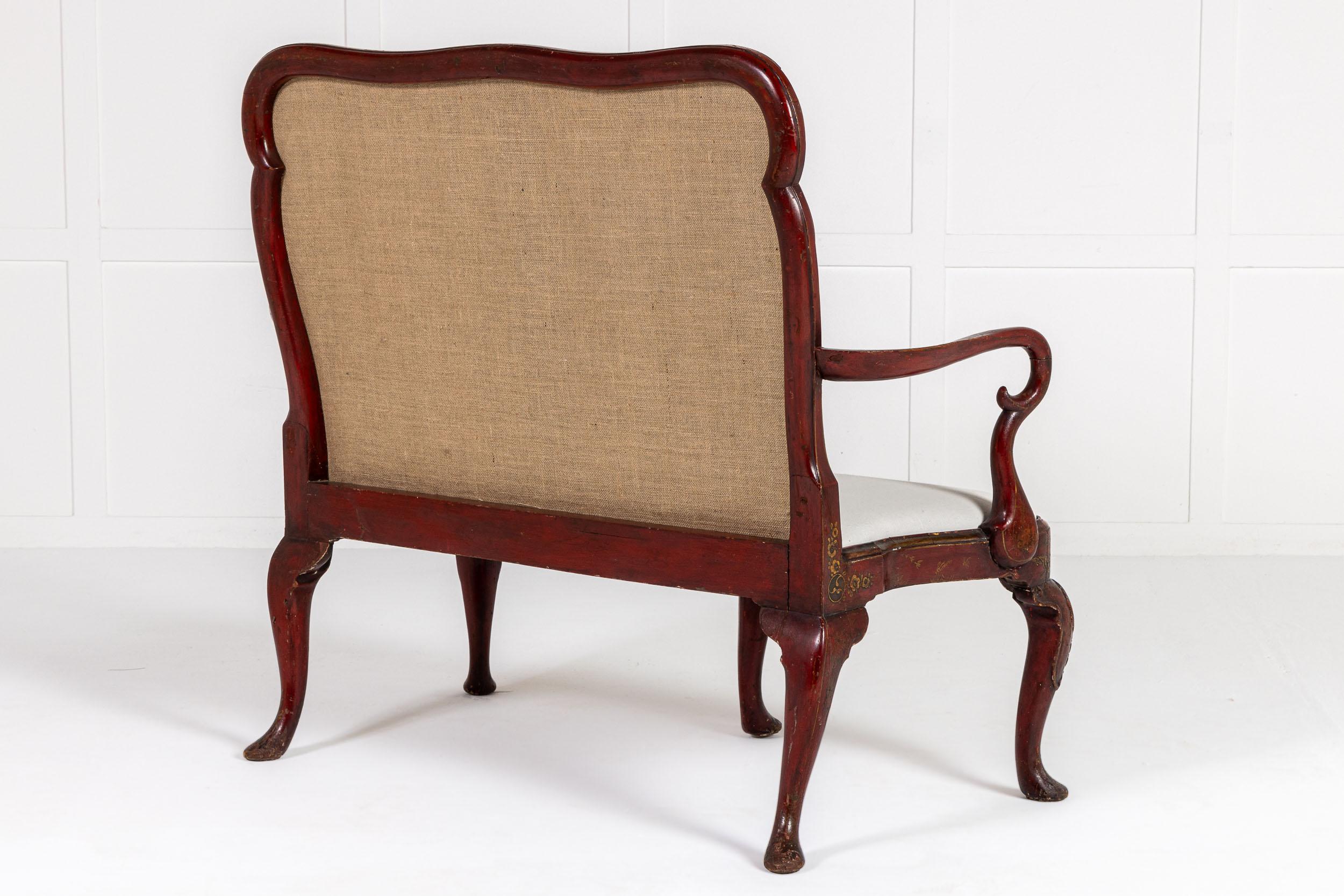 1930er Jahre Dekoratives englisches Japansofa im Angebot 6
