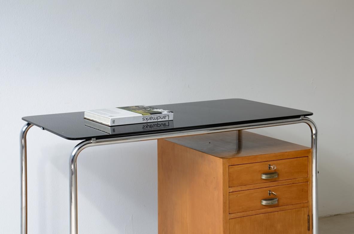 Italian 1930's Desk in chromed tubular with drawers on the side For Sale
