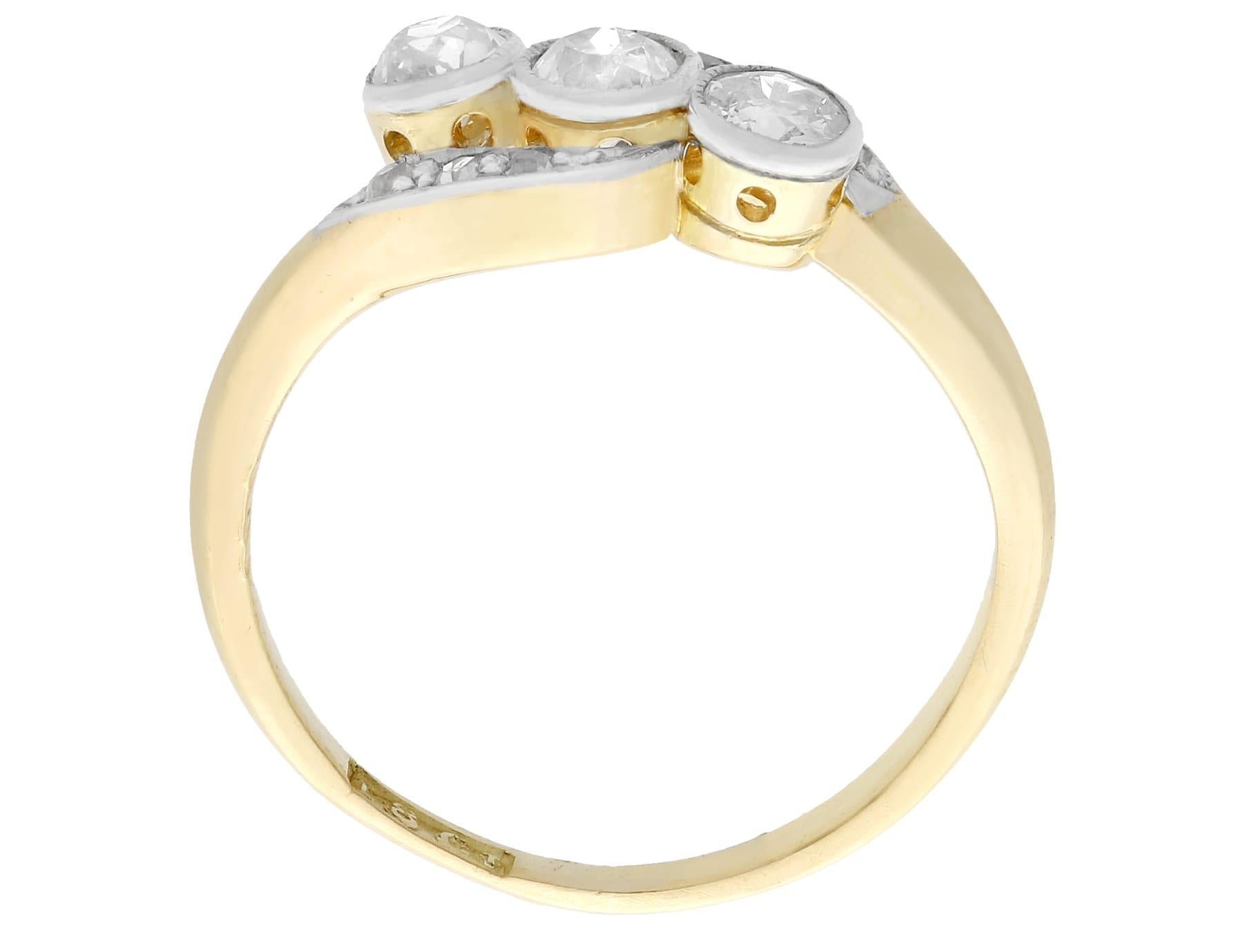 Twist-Ring aus Diamant und Gelbgold aus den 1930er Jahren Damen im Angebot