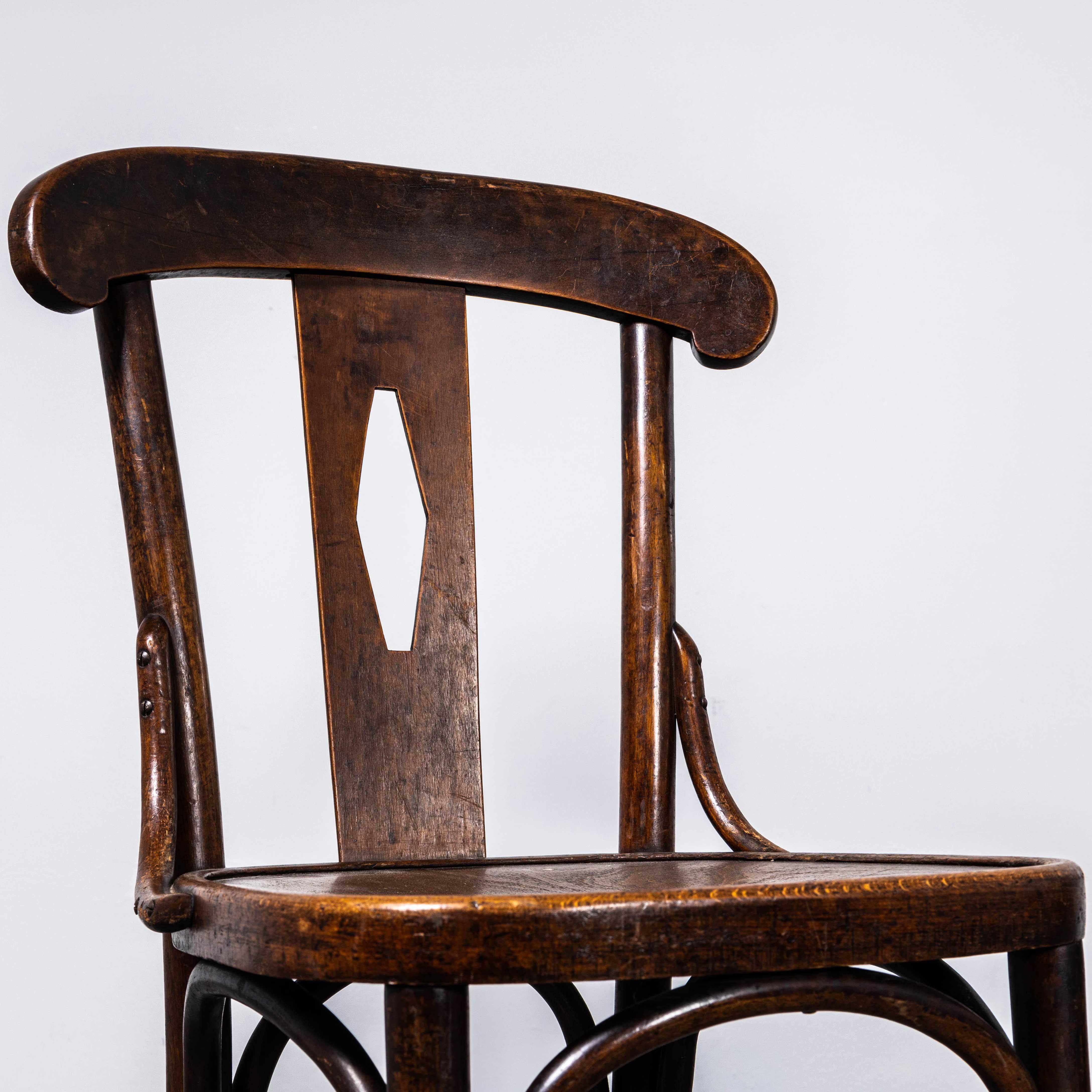 Chaises de salle à manger en bentwood à dossier en losange des années 1930 - Paire Bon état - En vente à Hook, Hampshire