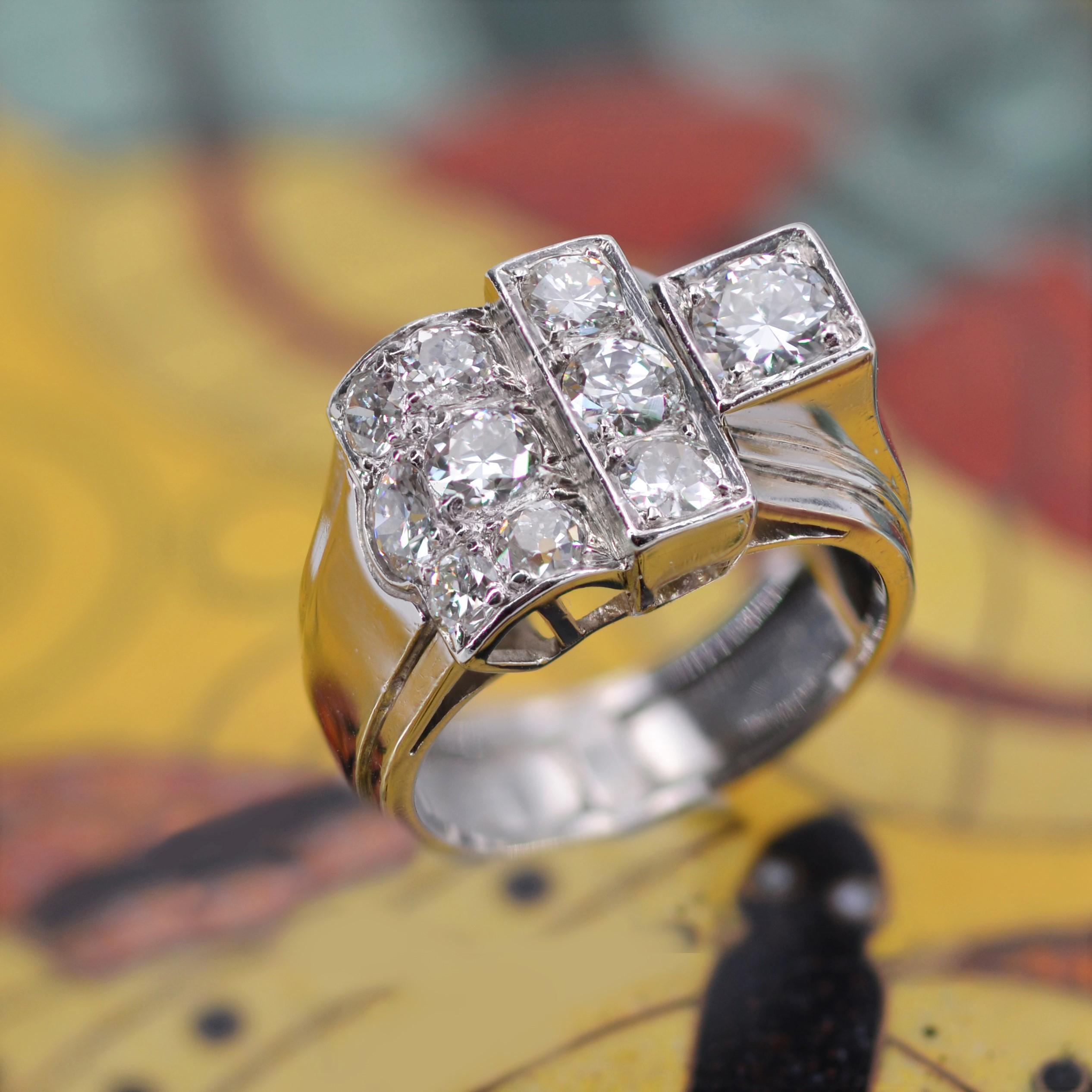 Brilliant Cut 1930s Diamond Platinum Art Deco Signet Ring For Sale