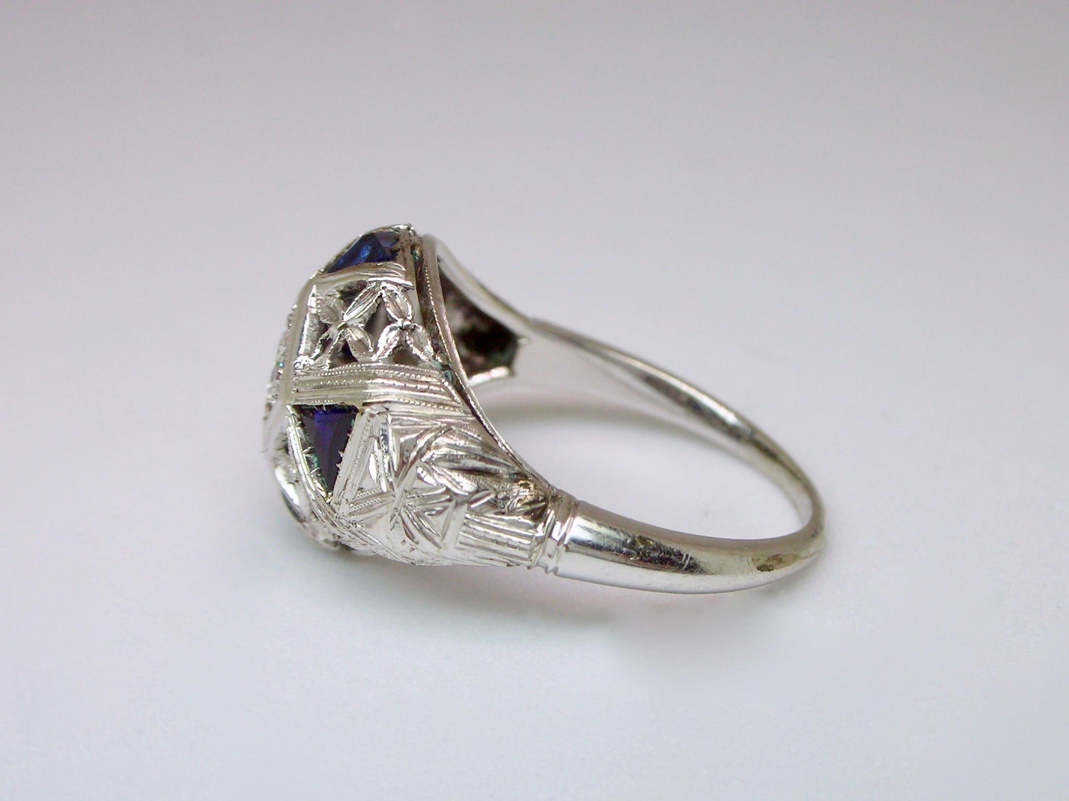 Art Deco 1930s Diamond & Sapphire Ring For Sale
