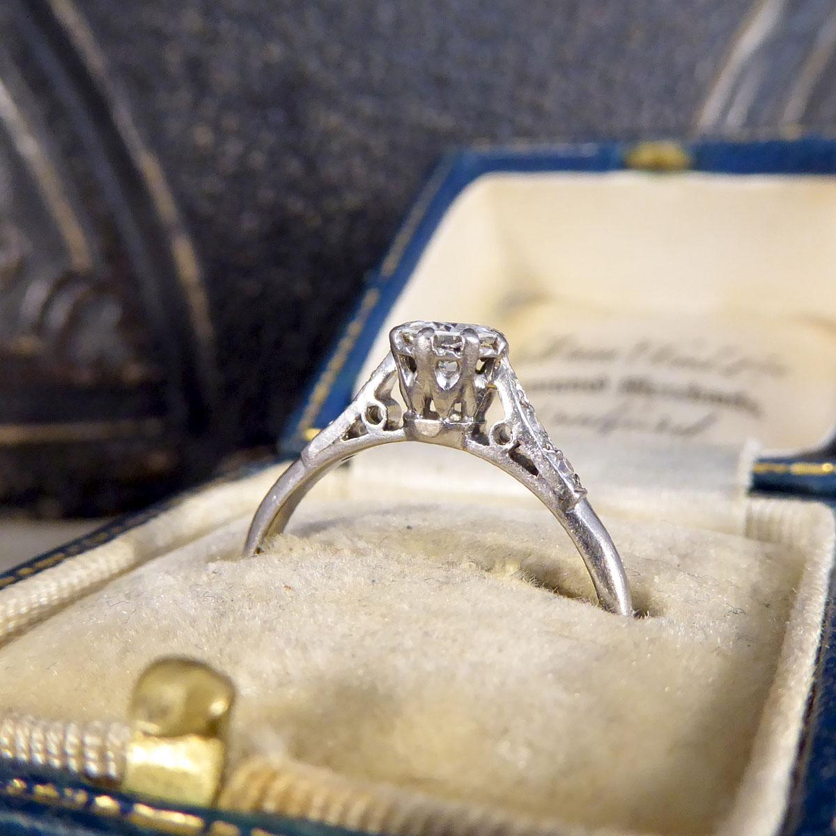 Women's or Men's 1930's Diamond Solitaire Ring Diamond set Shoulders in 18ct White Gold and Plat For Sale