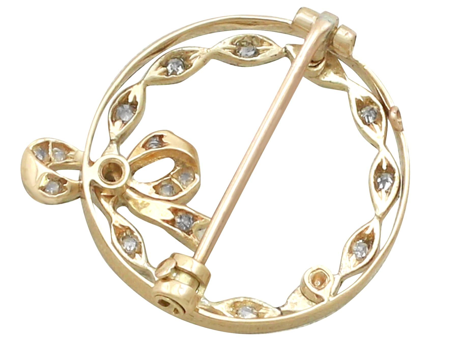 1930s Diamond Yellow Gold Platinum Set Bow Brooch In Excellent Condition For Sale In Jesmond, Newcastle Upon Tyne