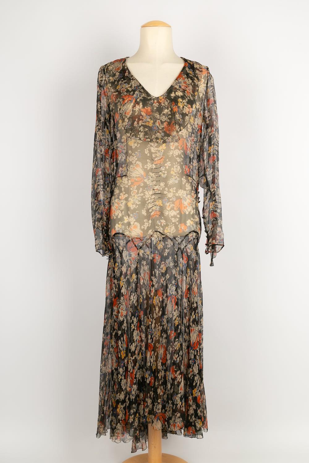 1930's dress In Good Condition For Sale In SAINT-OUEN-SUR-SEINE, FR