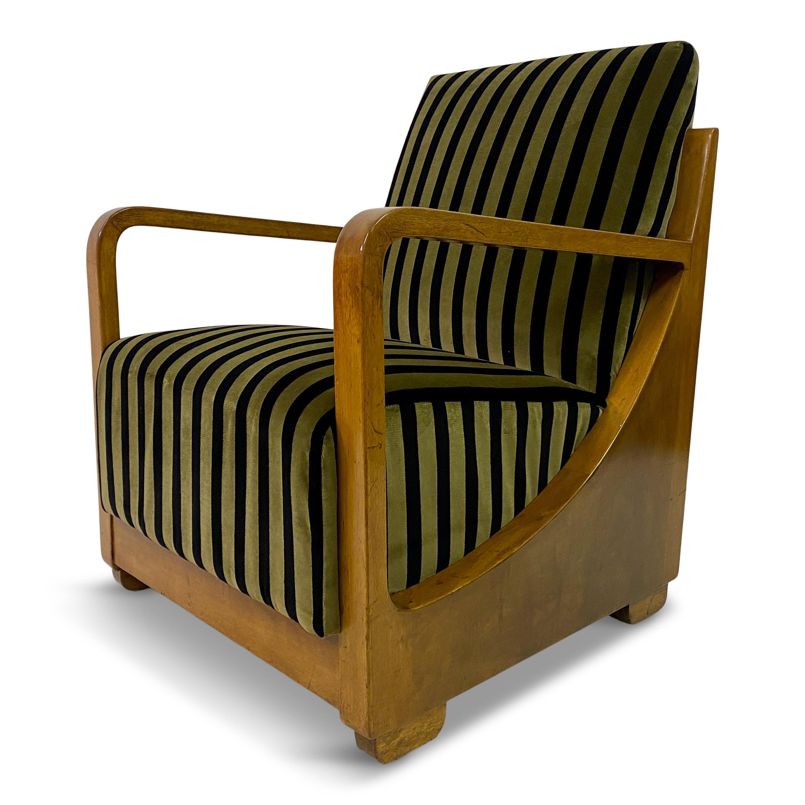 Armchair

Great geometric shape

New Christian Lacroix velvet upholstery

Dutch 1930s

Seat height 42cm