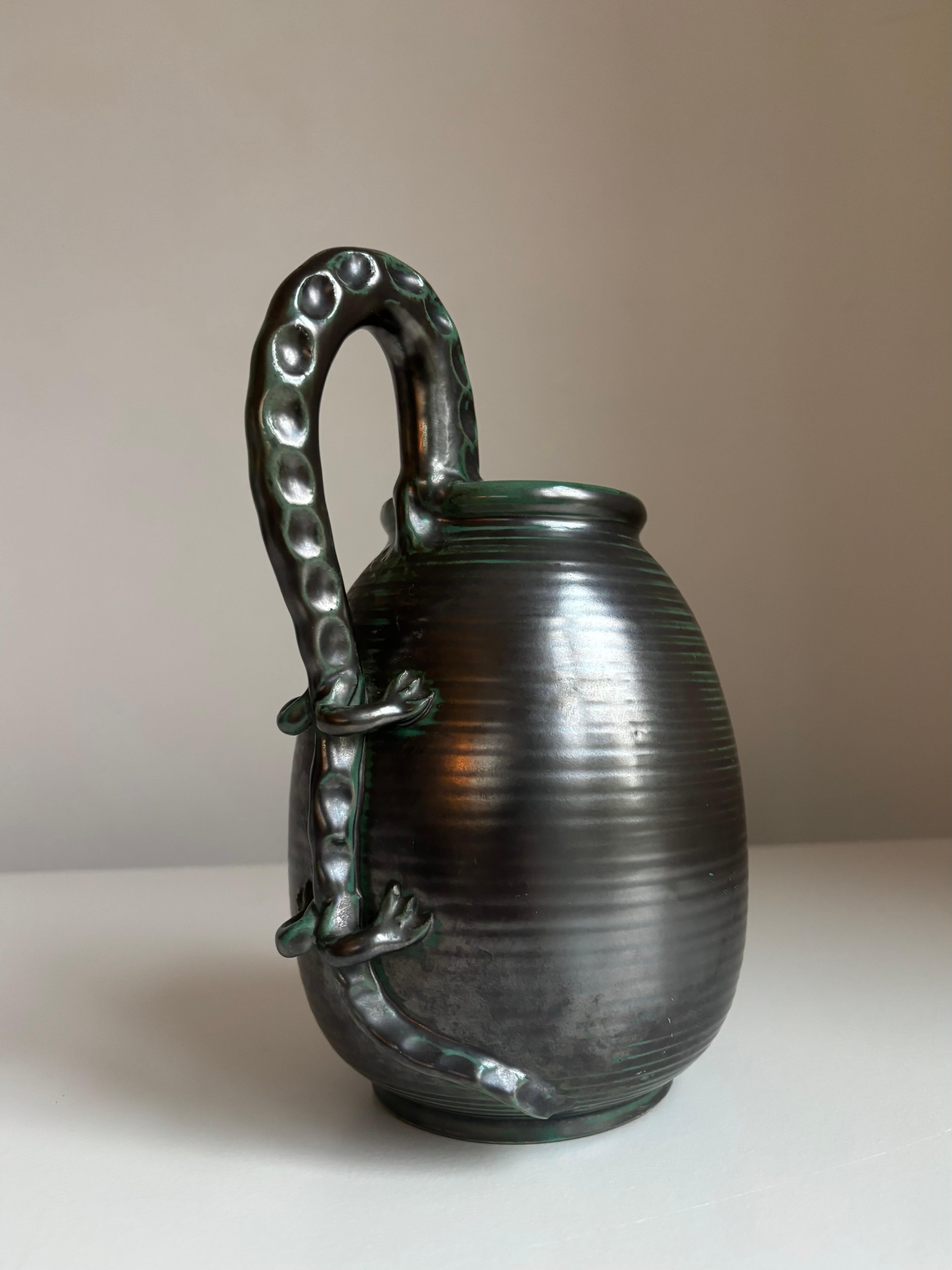 1930 E. Luterkort per Upsala Ekeby Nero, Vaso con lucertola verde, Svezia in vendita 6