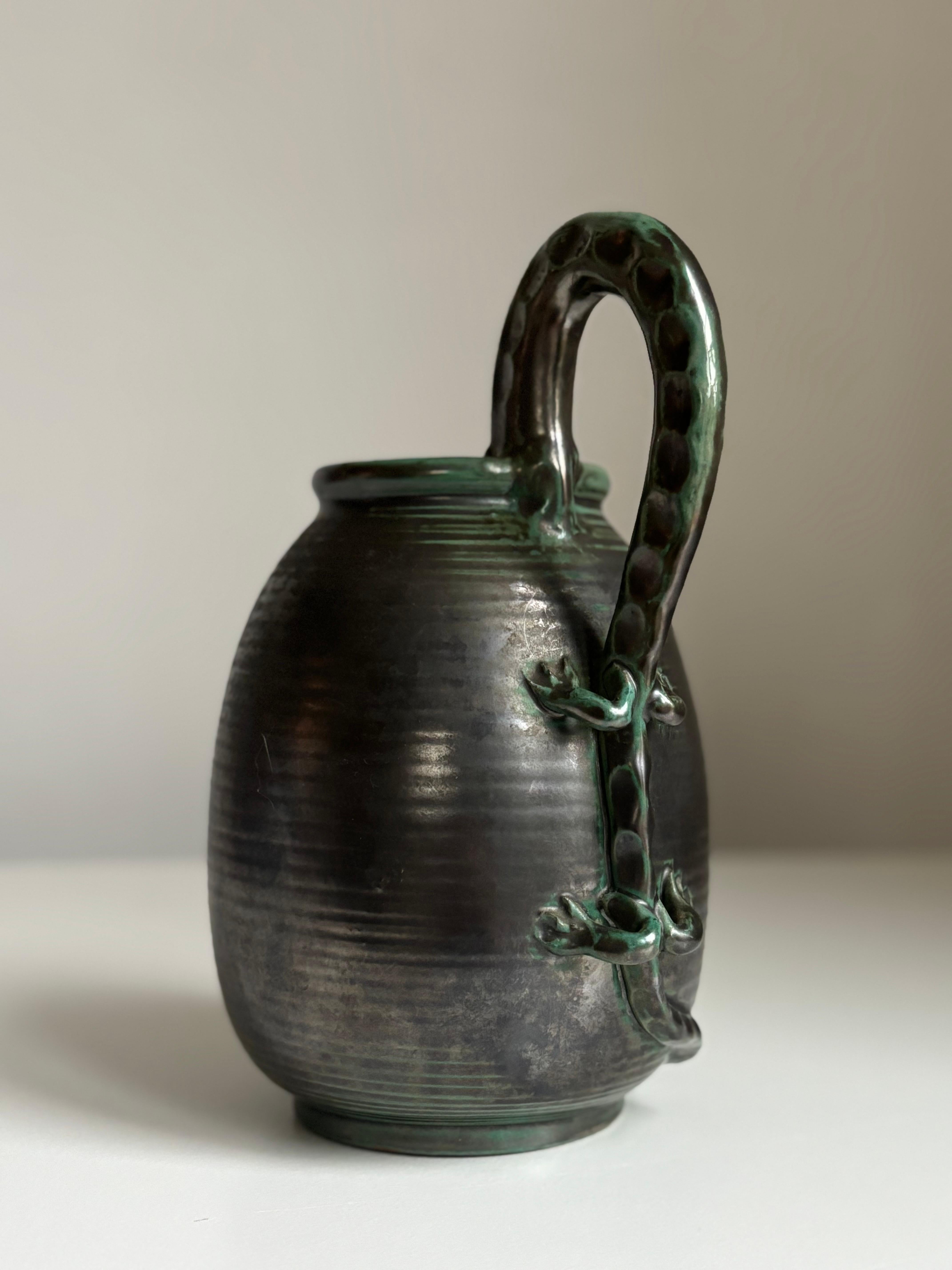 Art Déco 1930 E. Luterkort per Upsala Ekeby Nero, Vaso con lucertola verde, Svezia in vendita