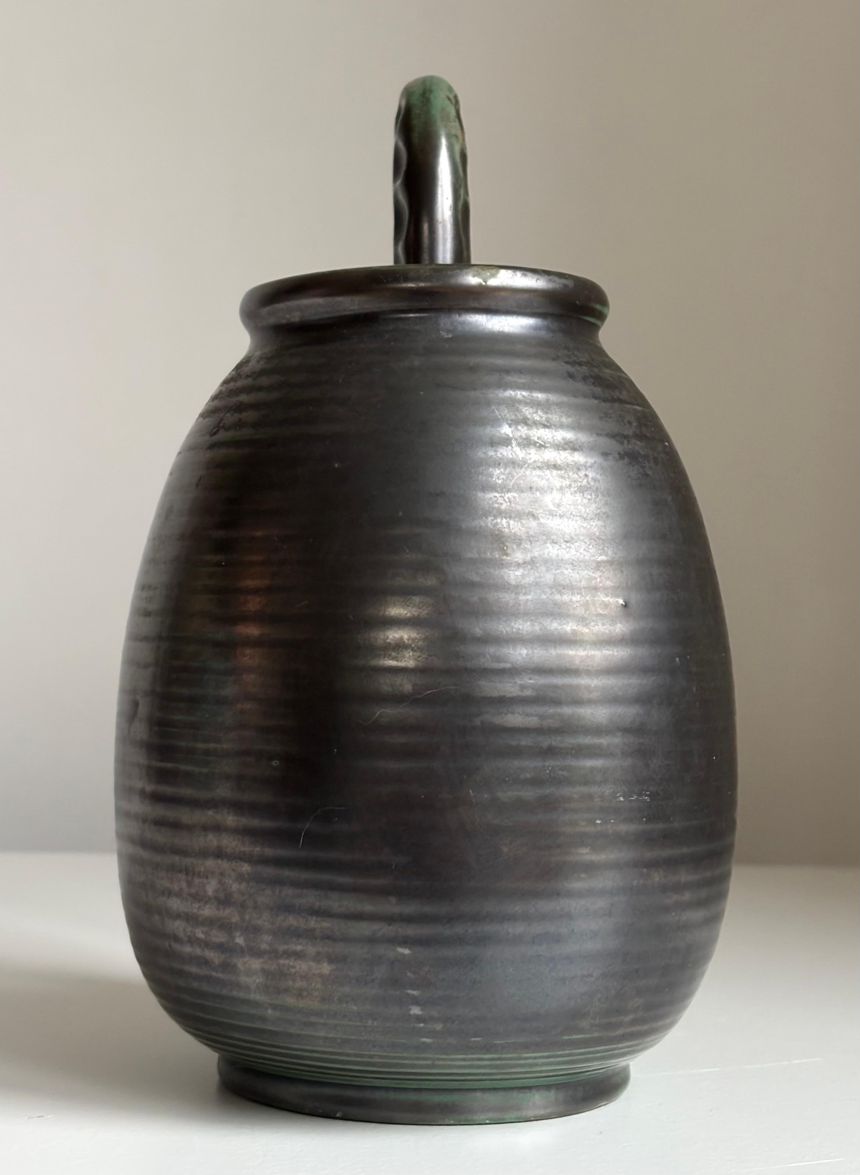 Svedese 1930 E. Luterkort per Upsala Ekeby Nero, Vaso con lucertola verde, Svezia in vendita