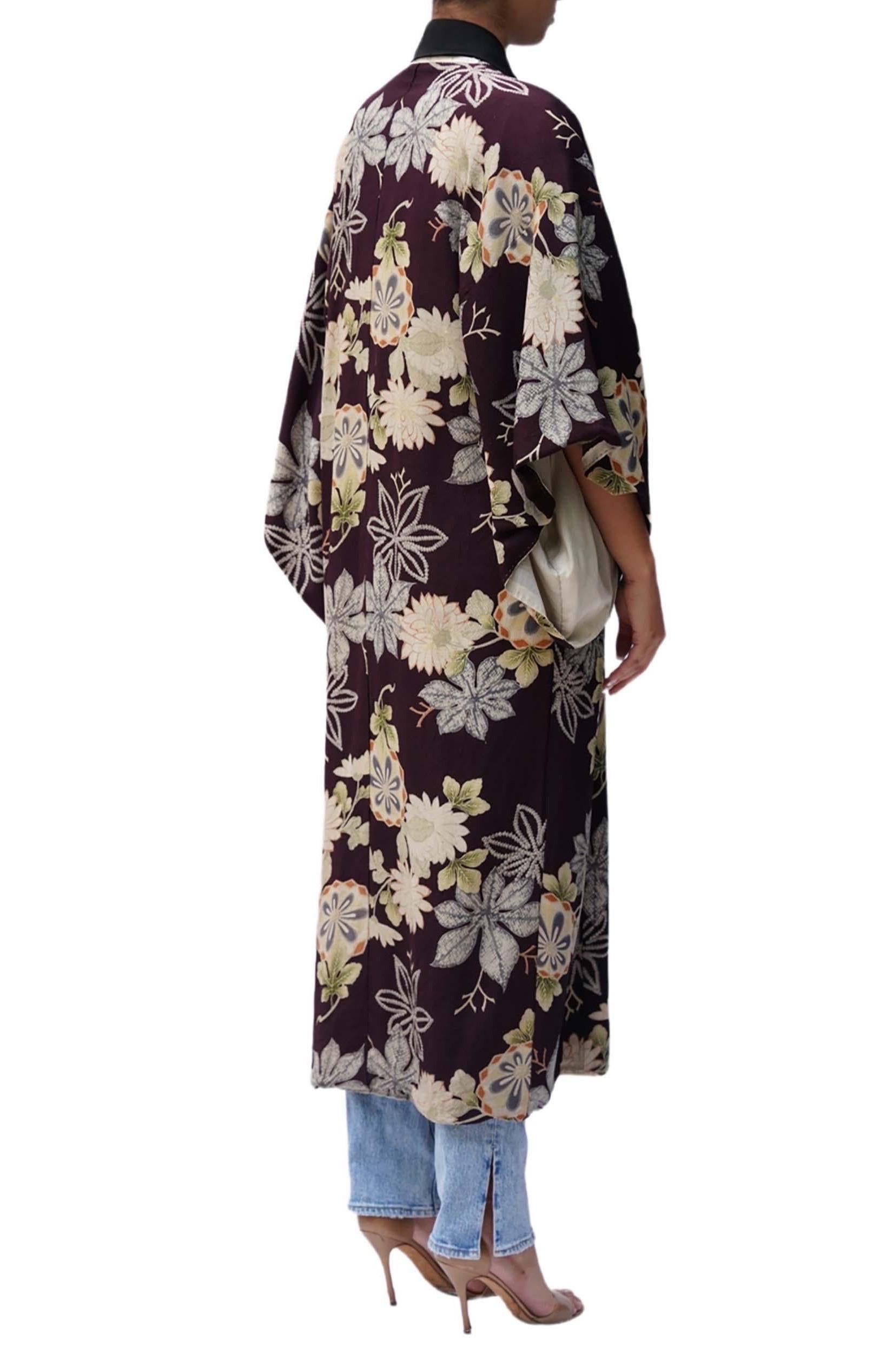 1930S Eggplant Purple Hand Printed Silk Floral Kimono Lined In Cotton For Sale 1
