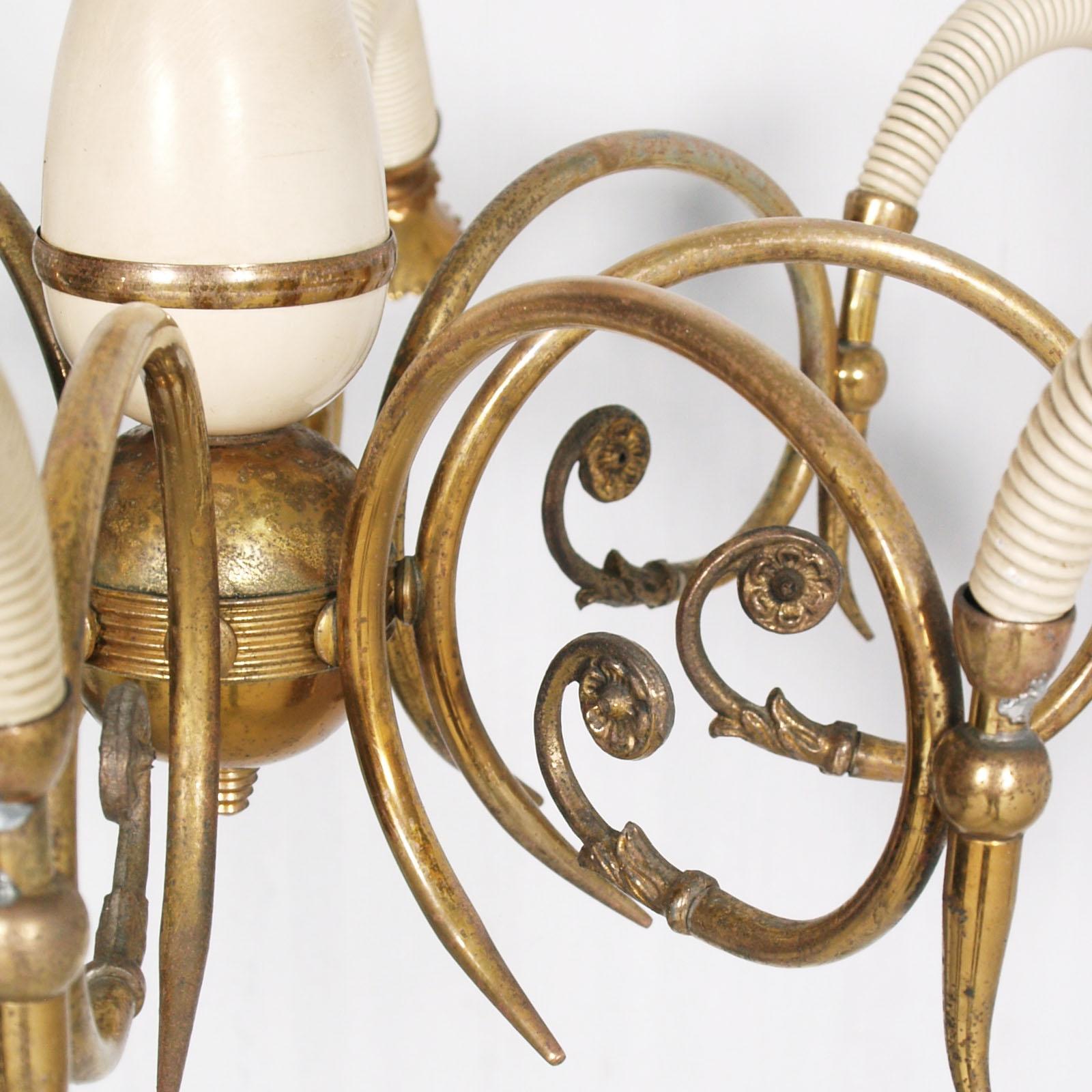 20th Century  1930s Eight-Arms Italian Art Deco Pendant Lighting in Gilt & Laquered Brass For Sale