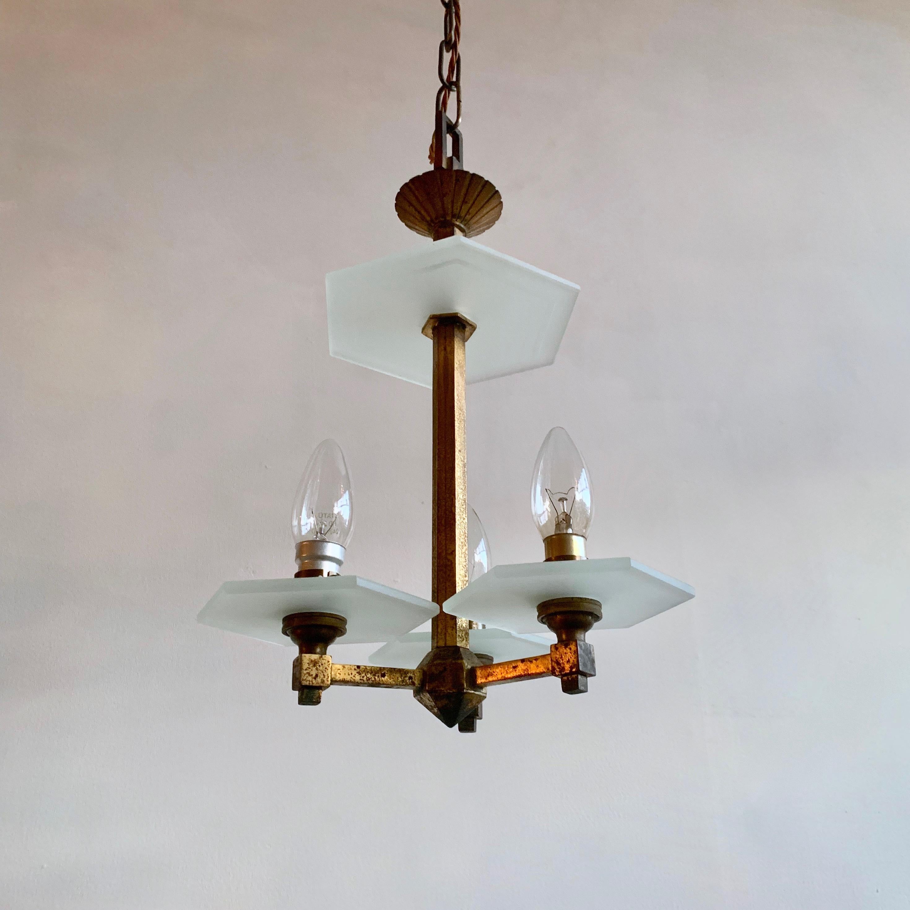1930s English Art Deco Chandelier In Good Condition For Sale In Stockport, GB
