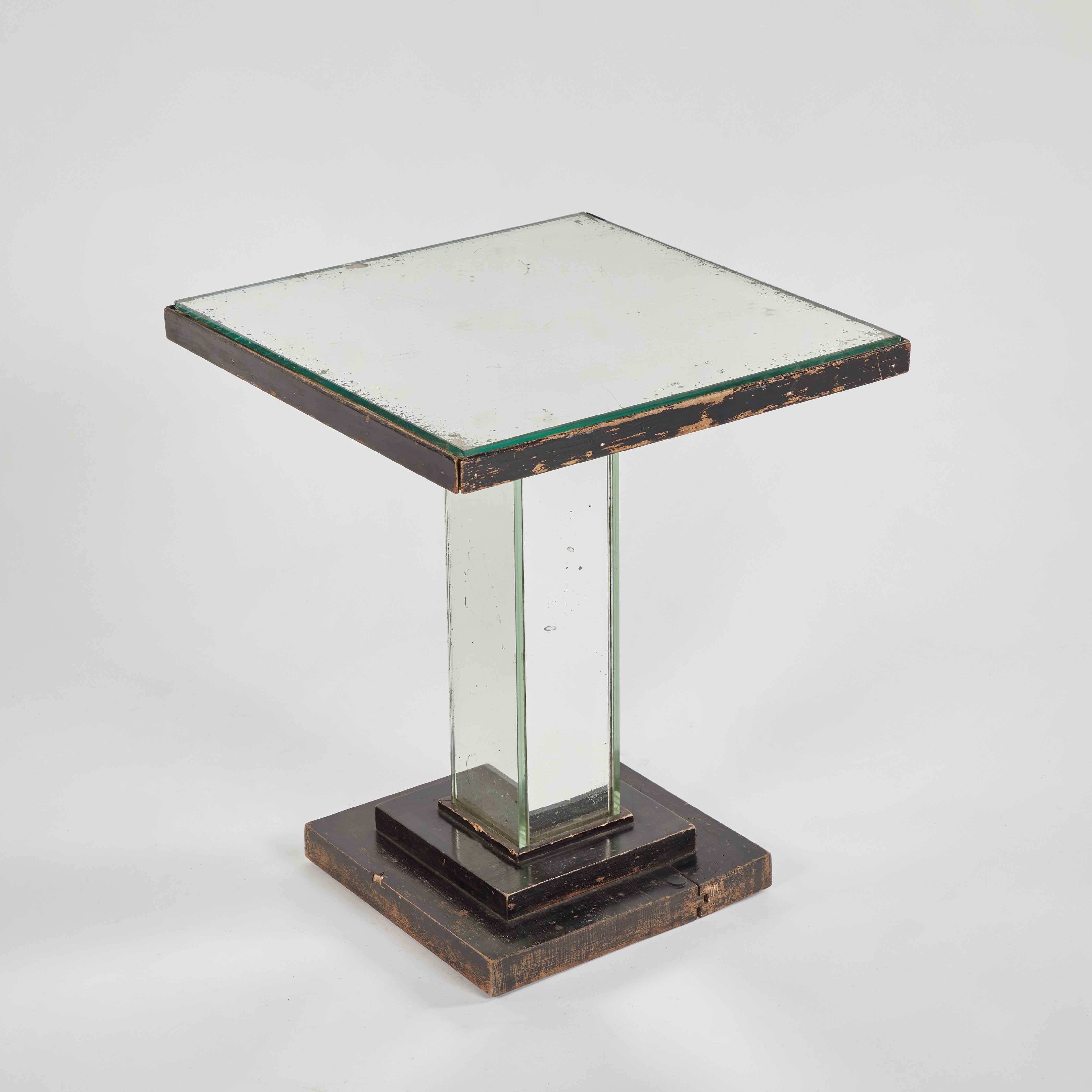 Early 20th Century 1930s English Art Deco Mirrored Square Side Table 