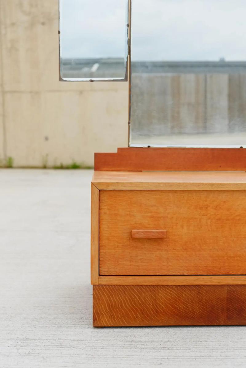 1930s English Art Deco Oak Dressing Table with Full Length Triple Mirror For Sale 6