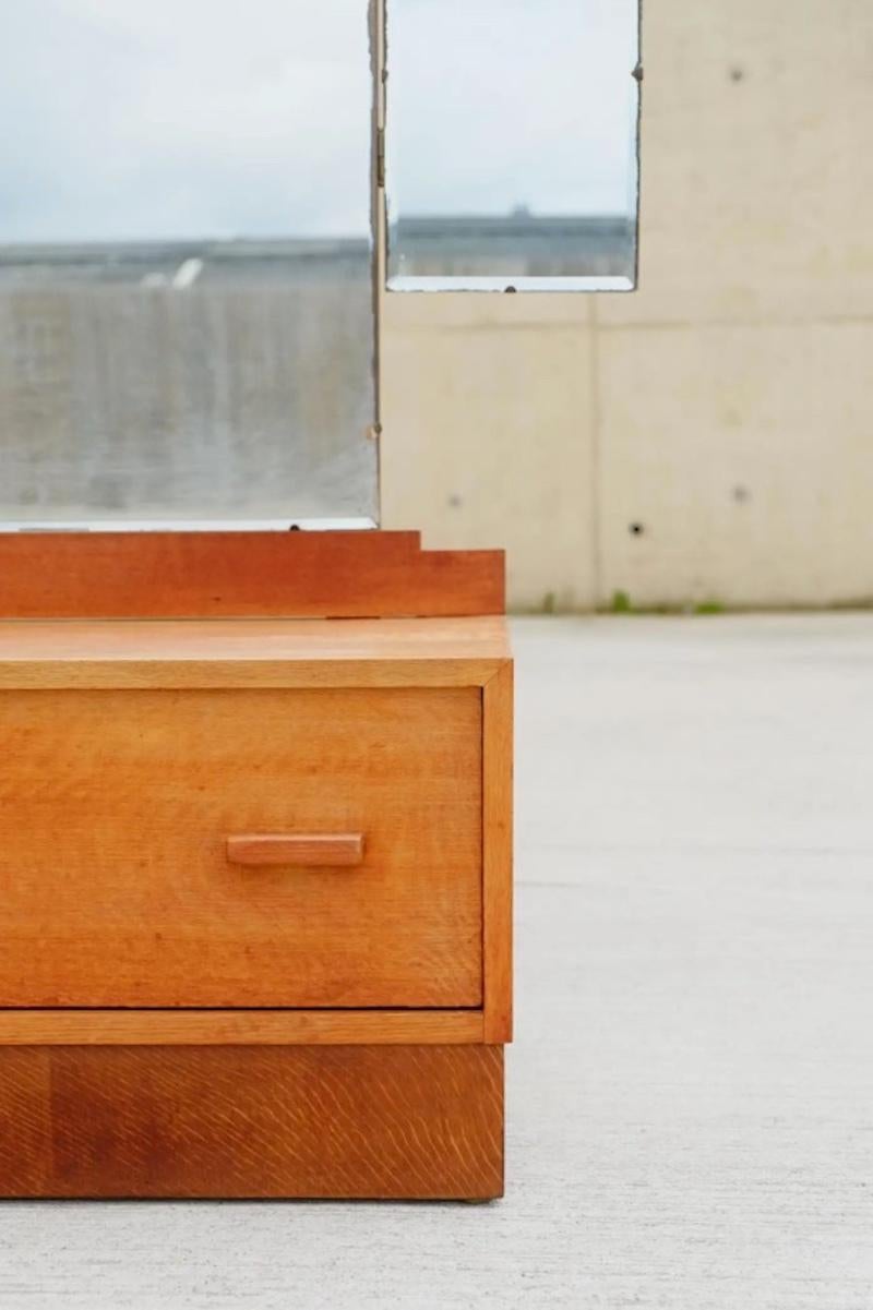 1930s English Art Deco Oak Dressing Table with Full Length Triple Mirror For Sale 2