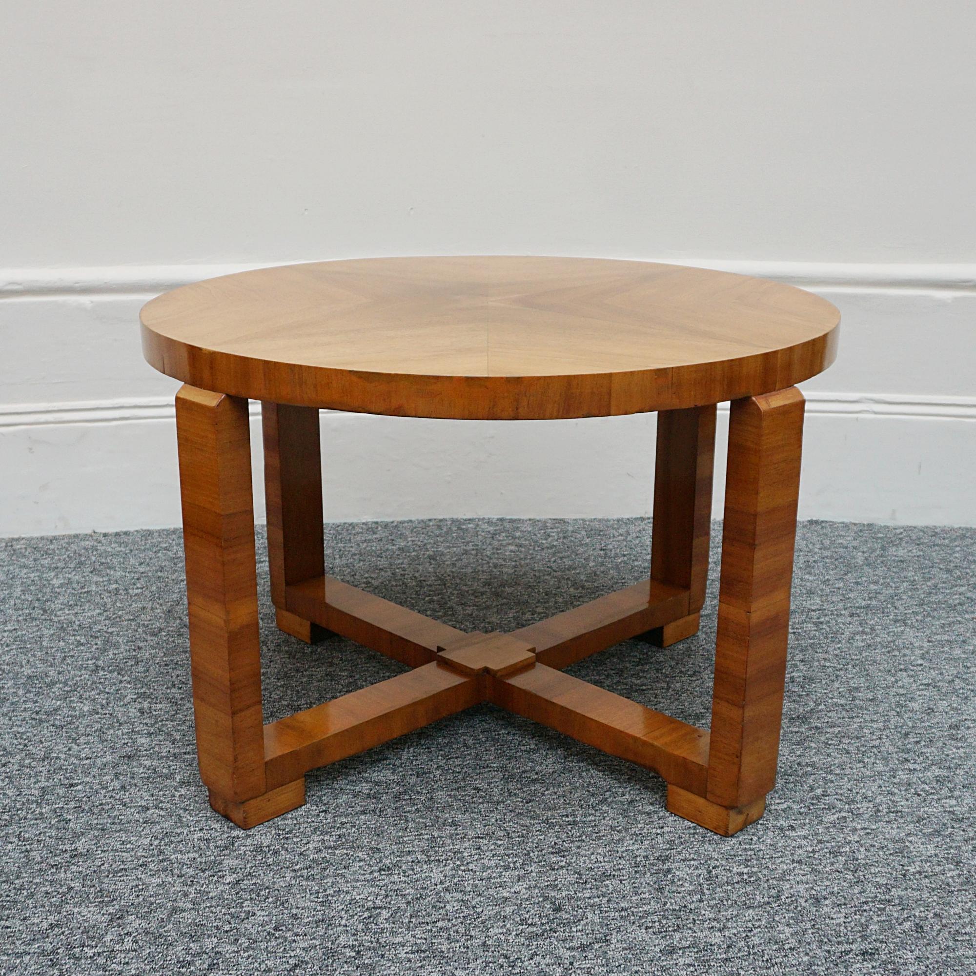 Englisches Art-Déco-Tischnest aus Nussbaumholz, 1930er Jahre  im Angebot 5