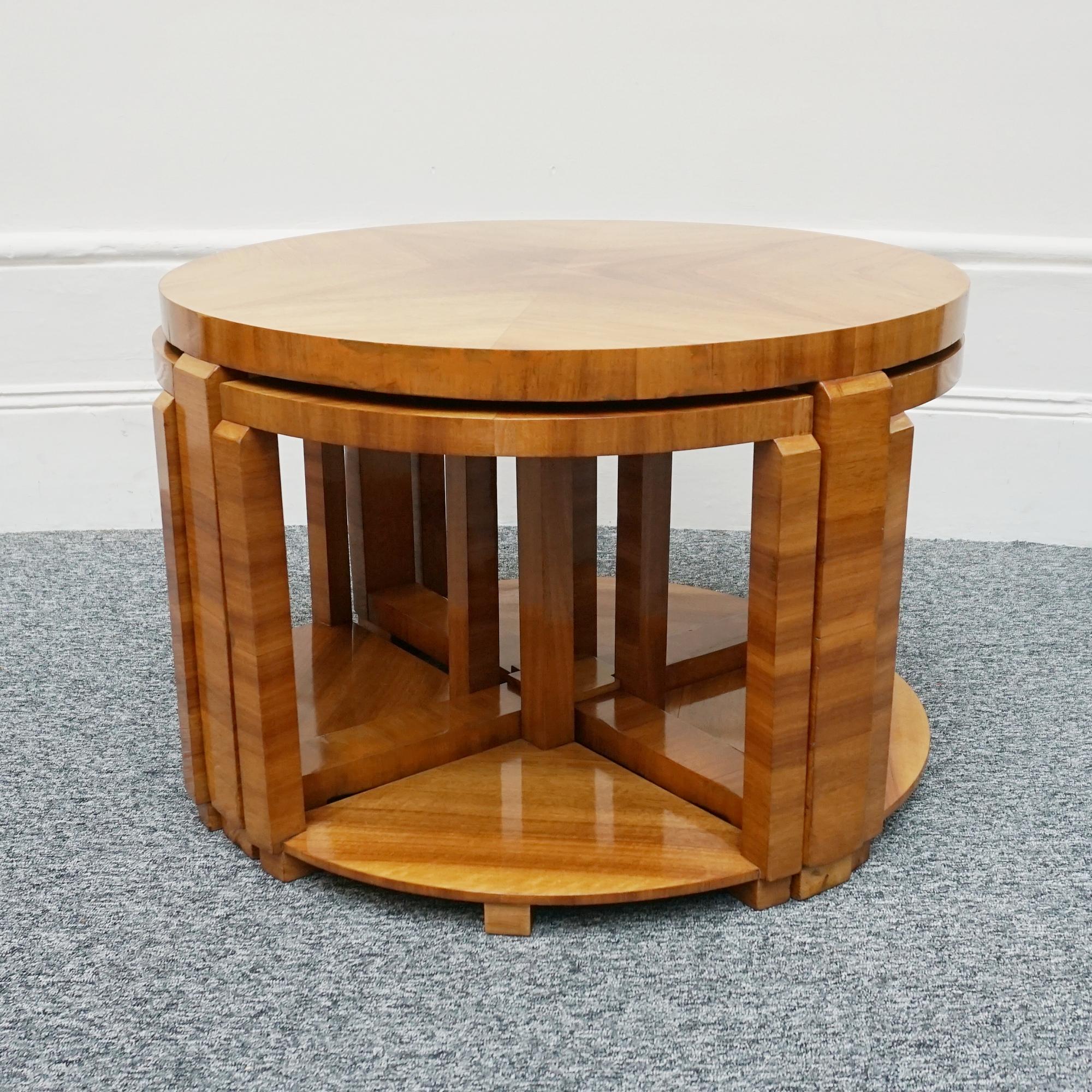 Englisches Art-Déco-Tischnest aus Nussbaumholz, 1930er Jahre  im Angebot 8