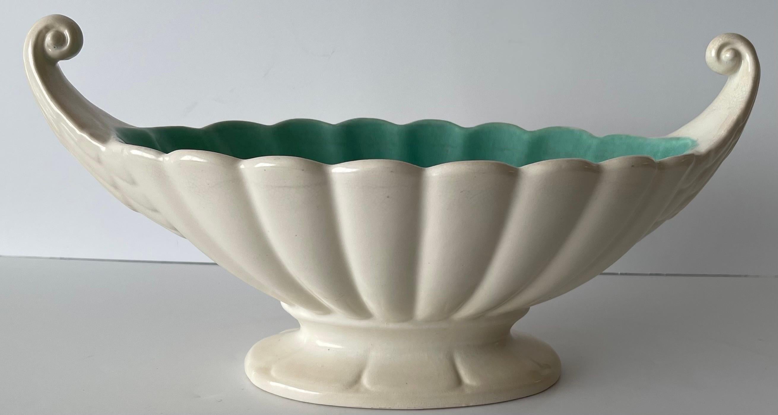 Vase de cheminée à côtes en céramique anglaise des années 1930 en vente 7