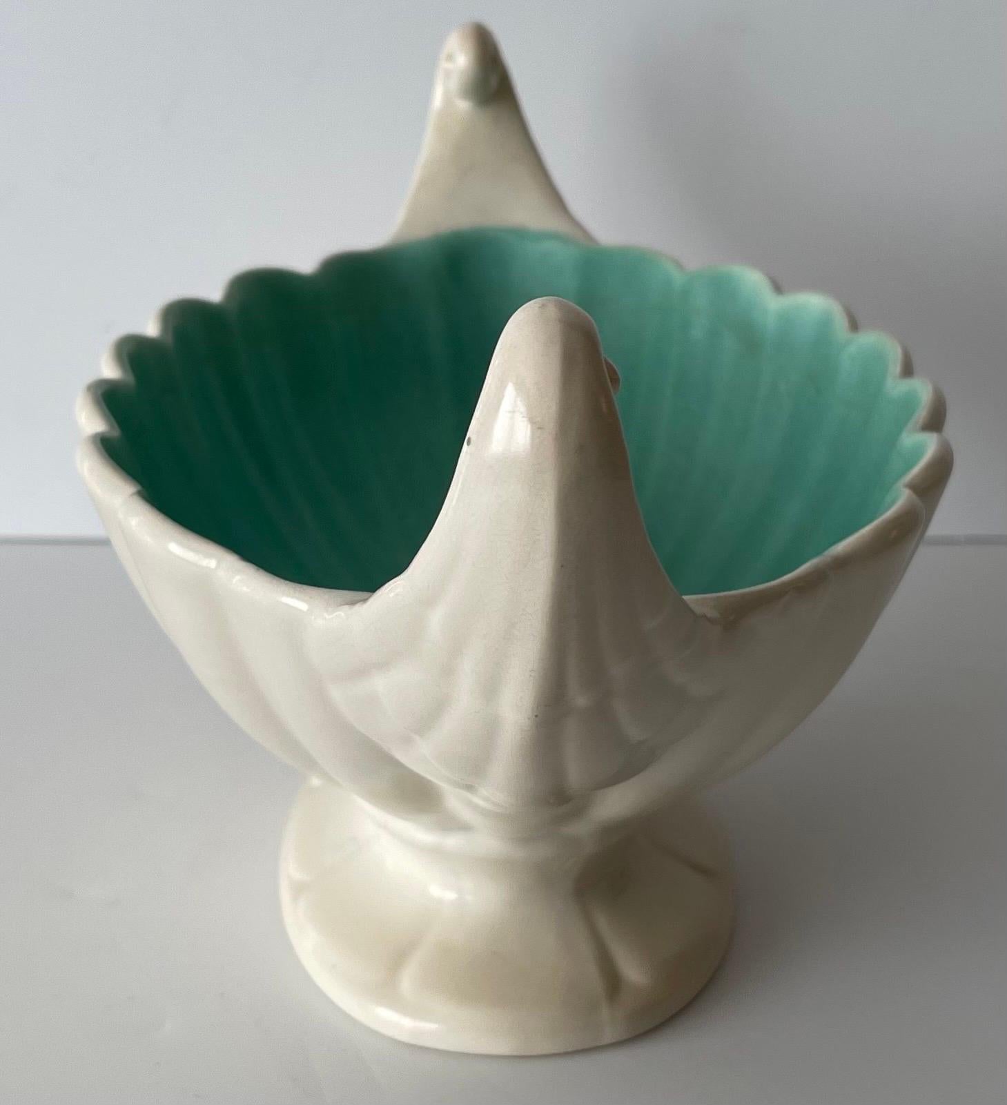 Vase de cheminée à côtes en céramique anglaise des années 1930 en vente 8