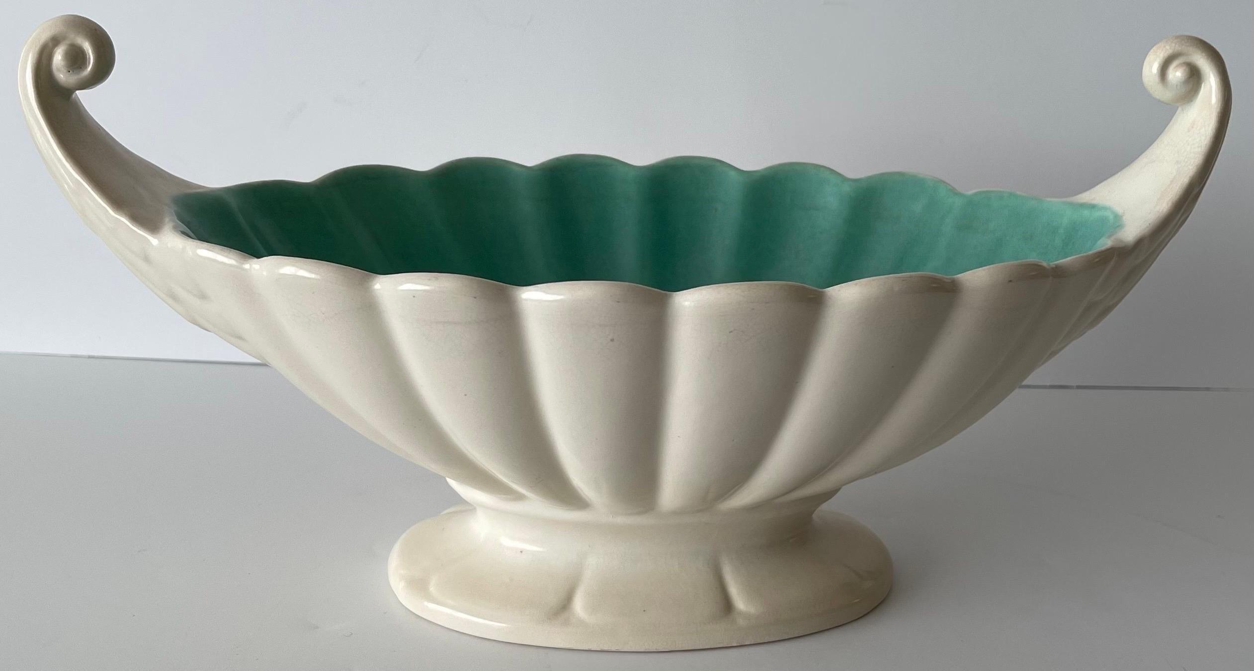 Vase de cheminée à côtes en céramique anglaise des années 1930 en vente 9