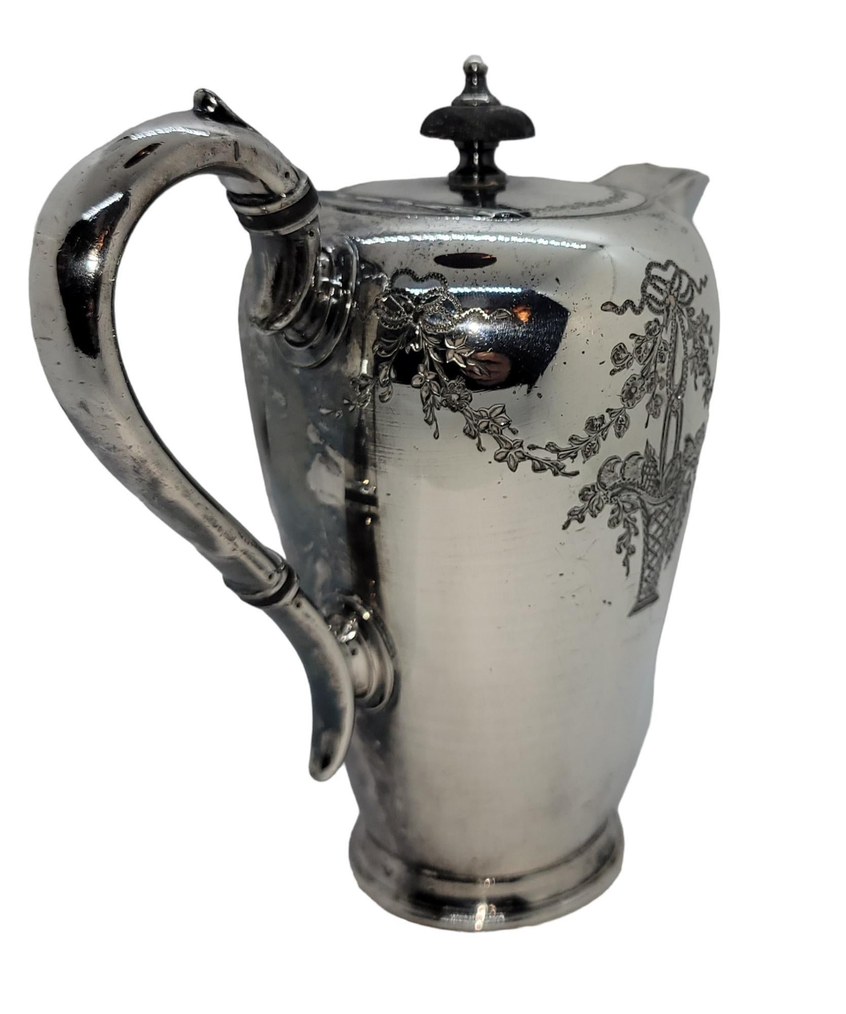 1930s English Hutton and Sons Etched Silver Hot Water Canister In Good Condition For Sale In Pasadena, CA