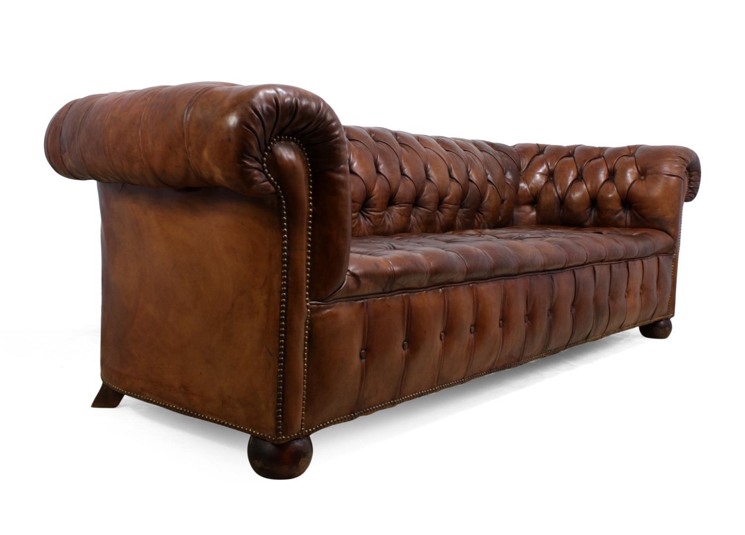 1930s English Leather Chesterfield 3