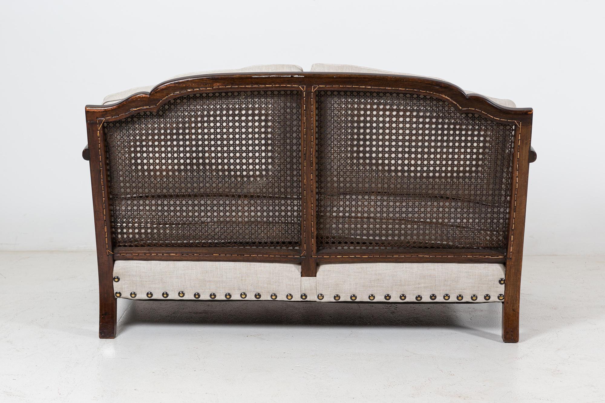 1930’s English Mahogany Bergere Suite In Good Condition For Sale In Staffordshire, GB