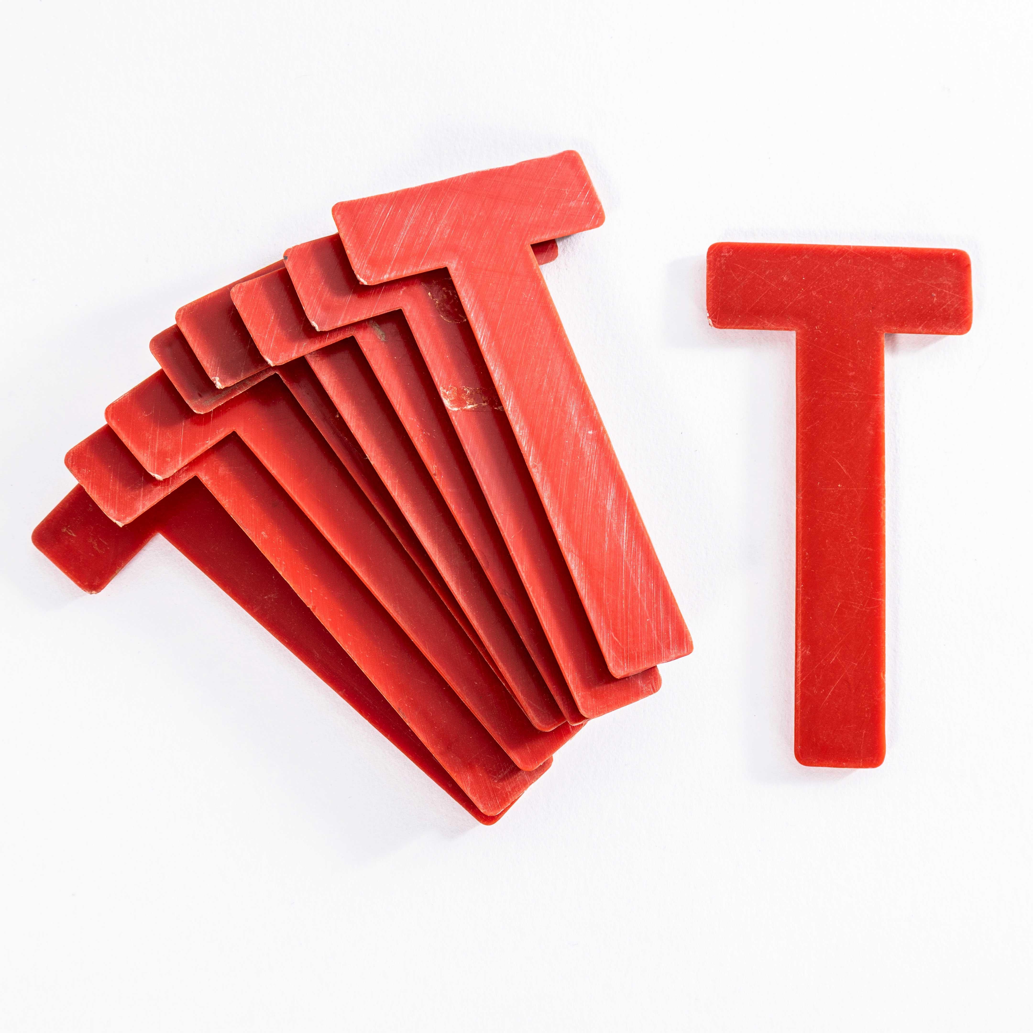1930's English Marquee Cinema Letter - T In Good Condition For Sale In Hook, Hampshire