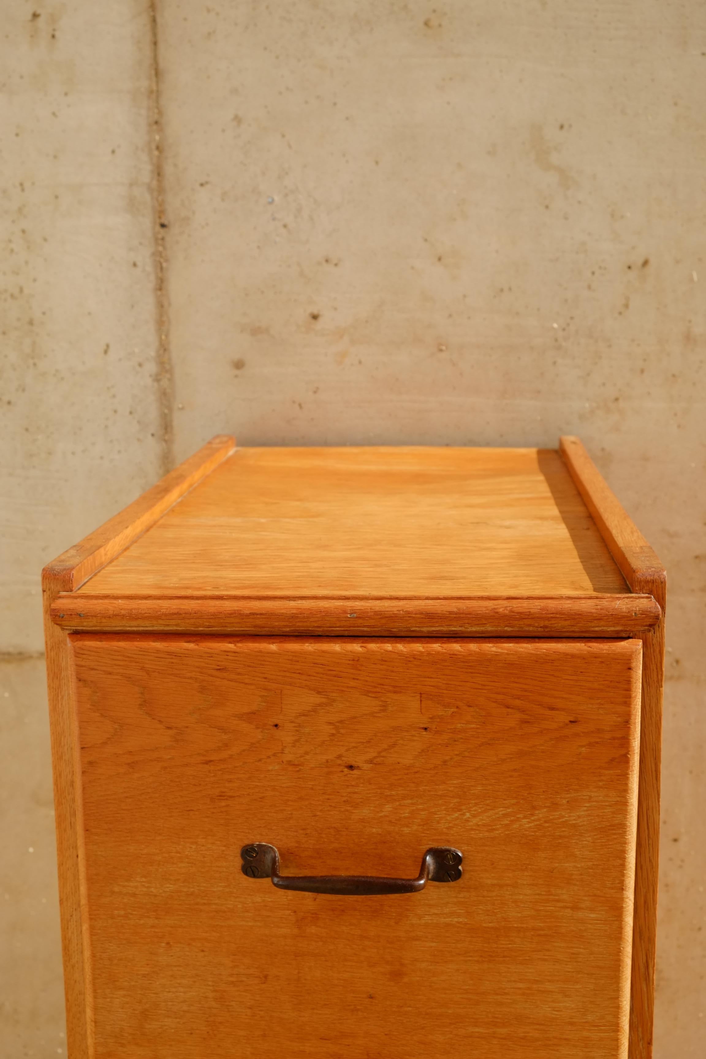 Quercia Cassettiera in legno di Oak degli anni '30 in vendita