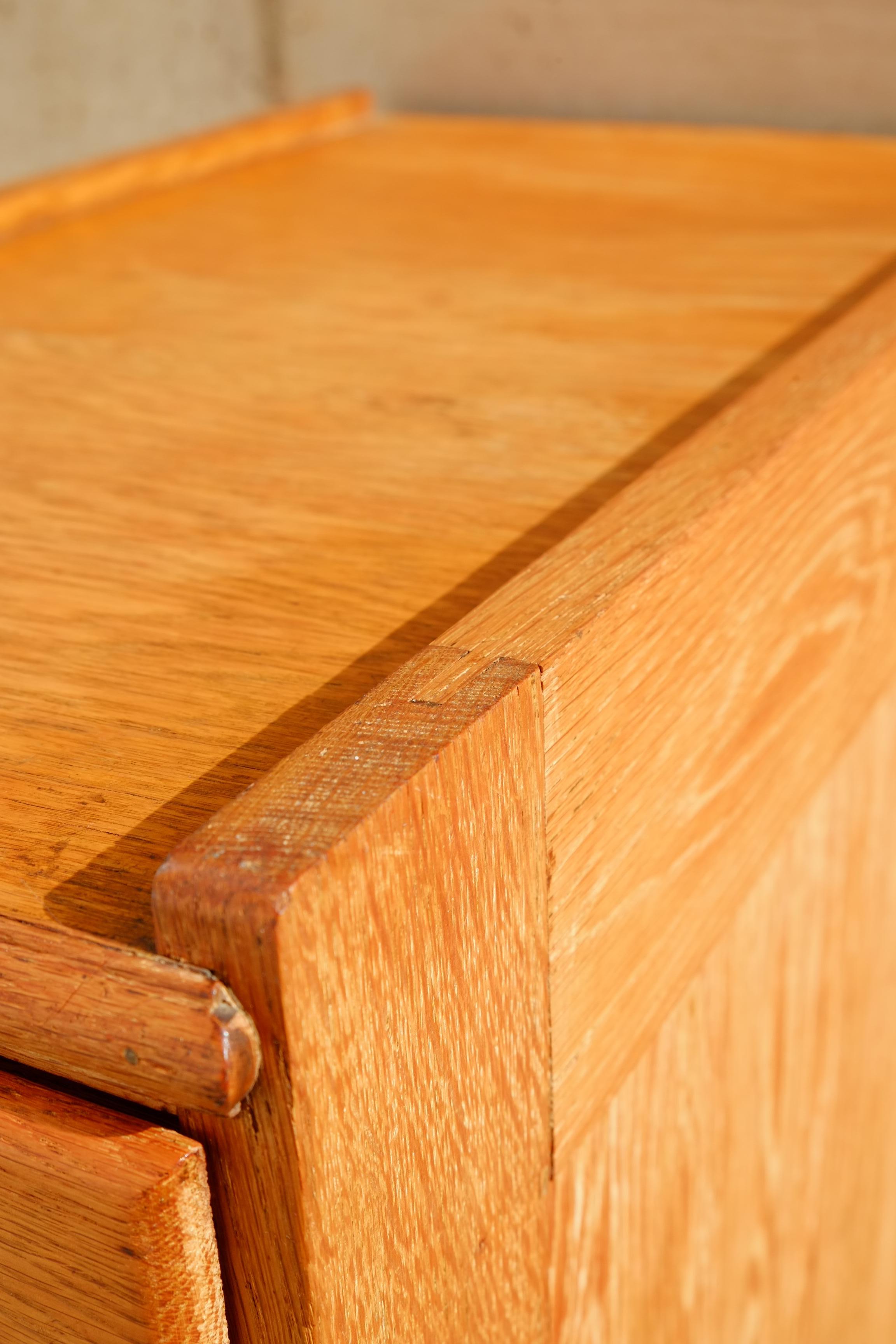 Cassettiera in legno di Oak degli anni '30 in vendita 1