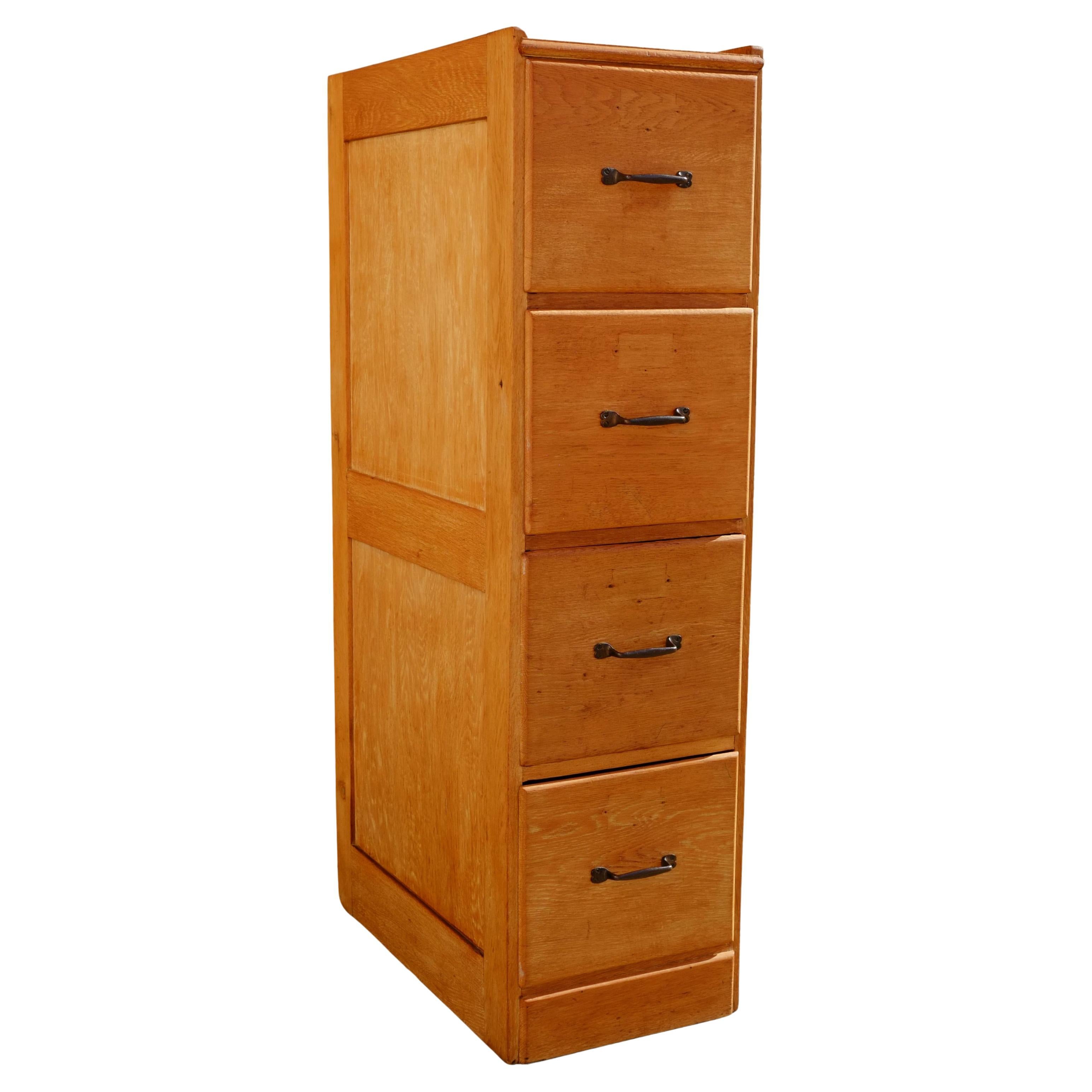 Classeur / commode en chêne anglais des années 1930