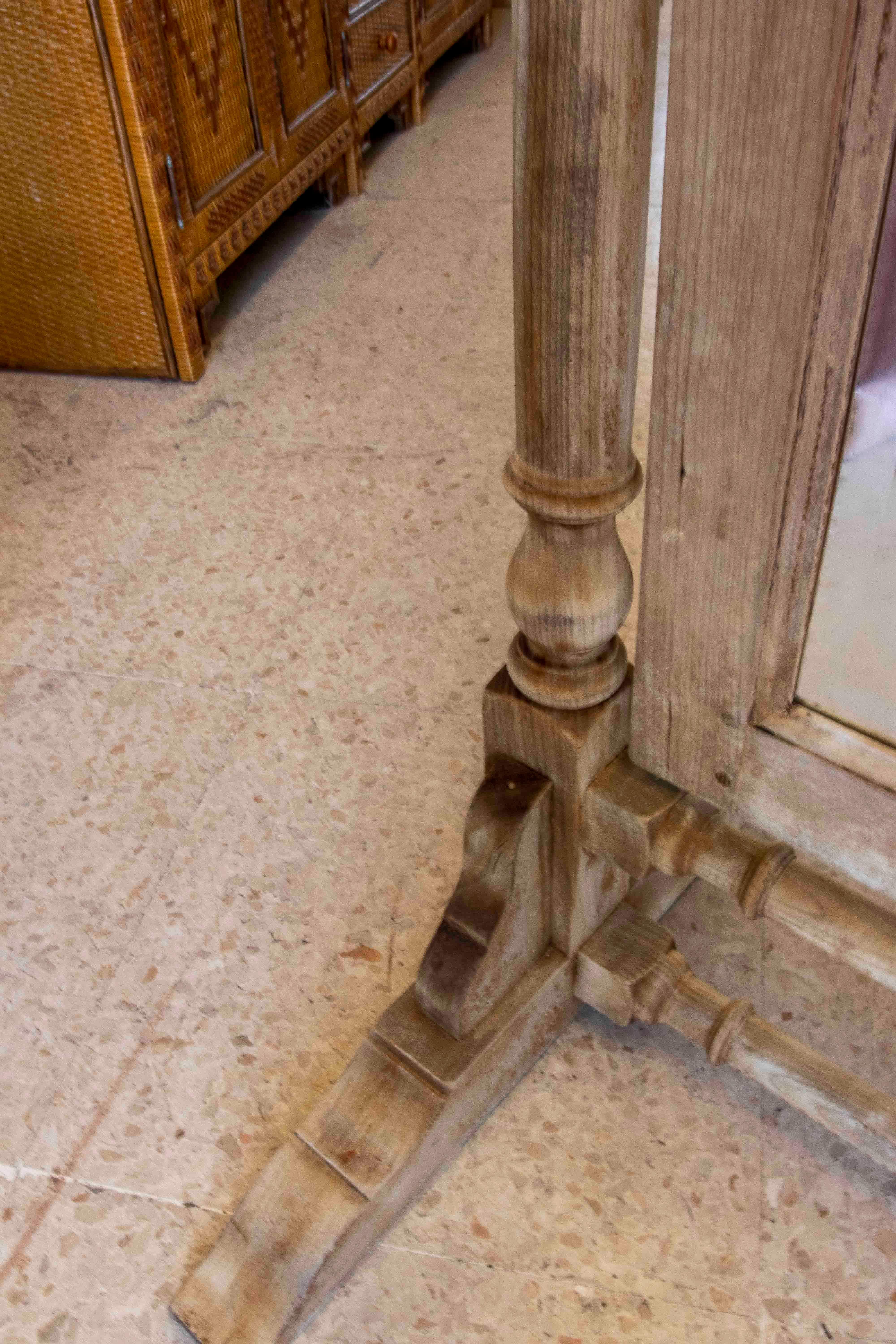 1930s English Wooden Floor Mirror  For Sale 3