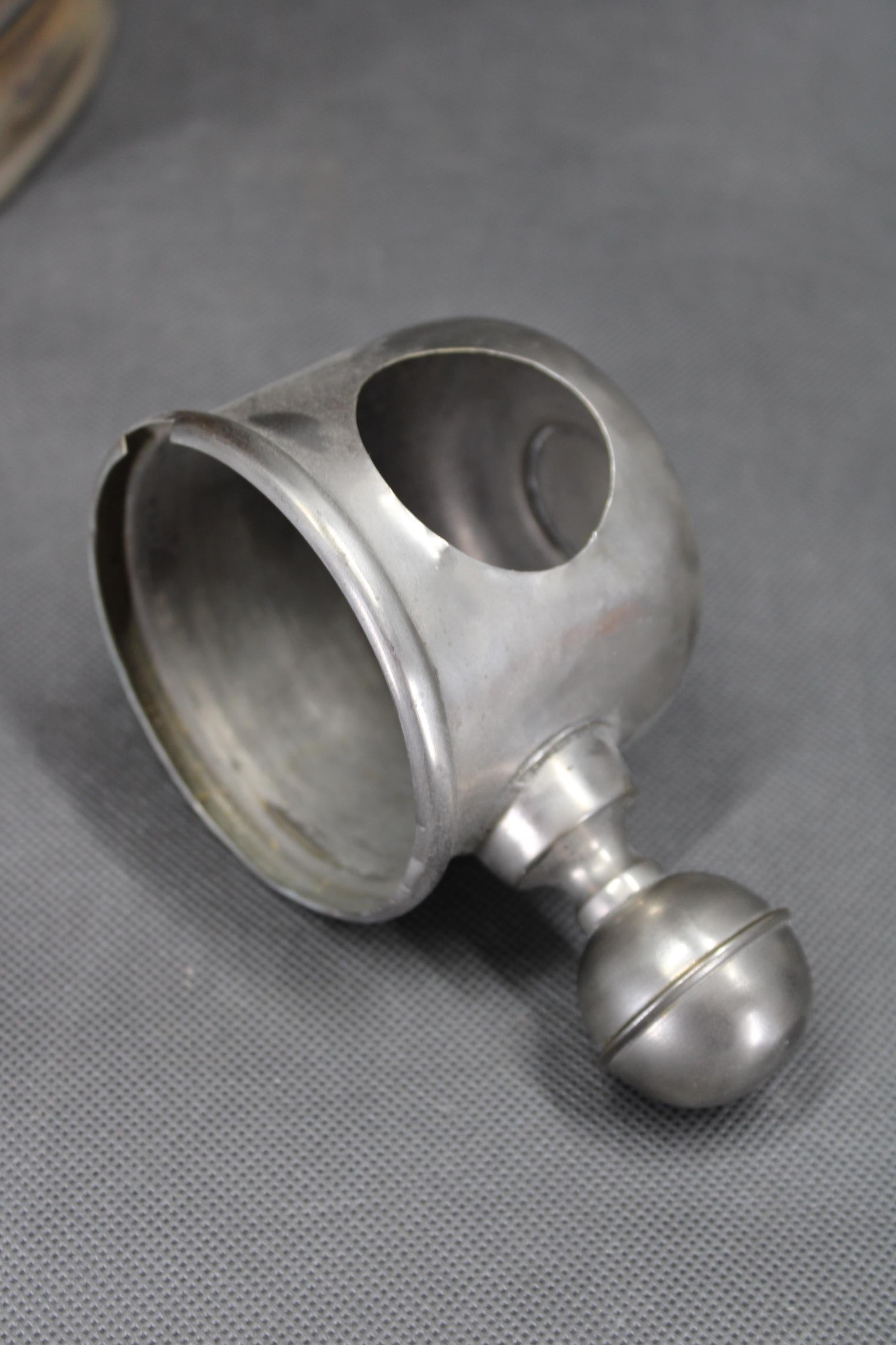 Barattolo dosatore di caffè in metallo degli anni '30 con patina invecchiata in vendita 2