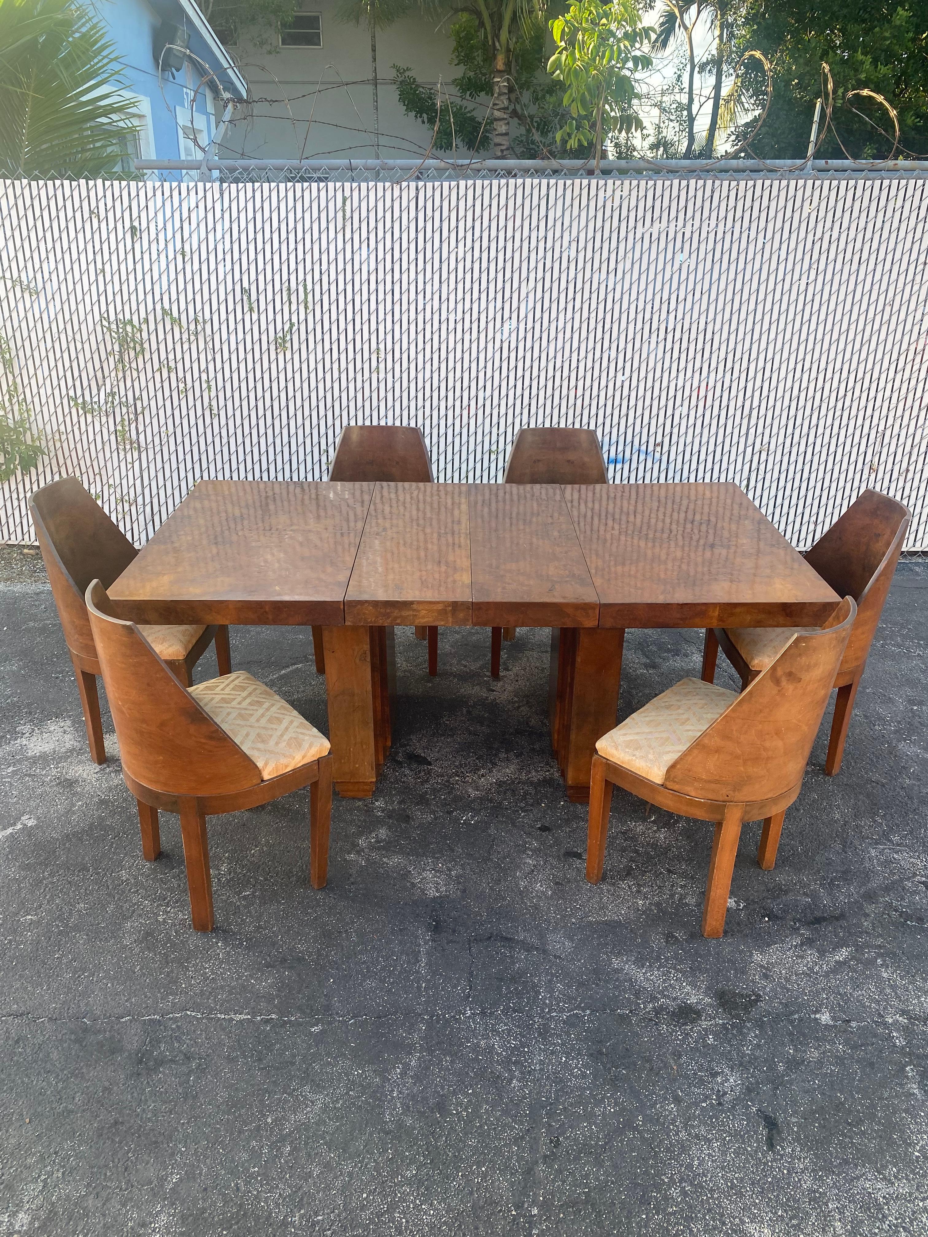 Art Deco 1930s Gilbert Rohde Style Walnut  Extendable Burlwood Dining Table Set, Set of 7 For Sale