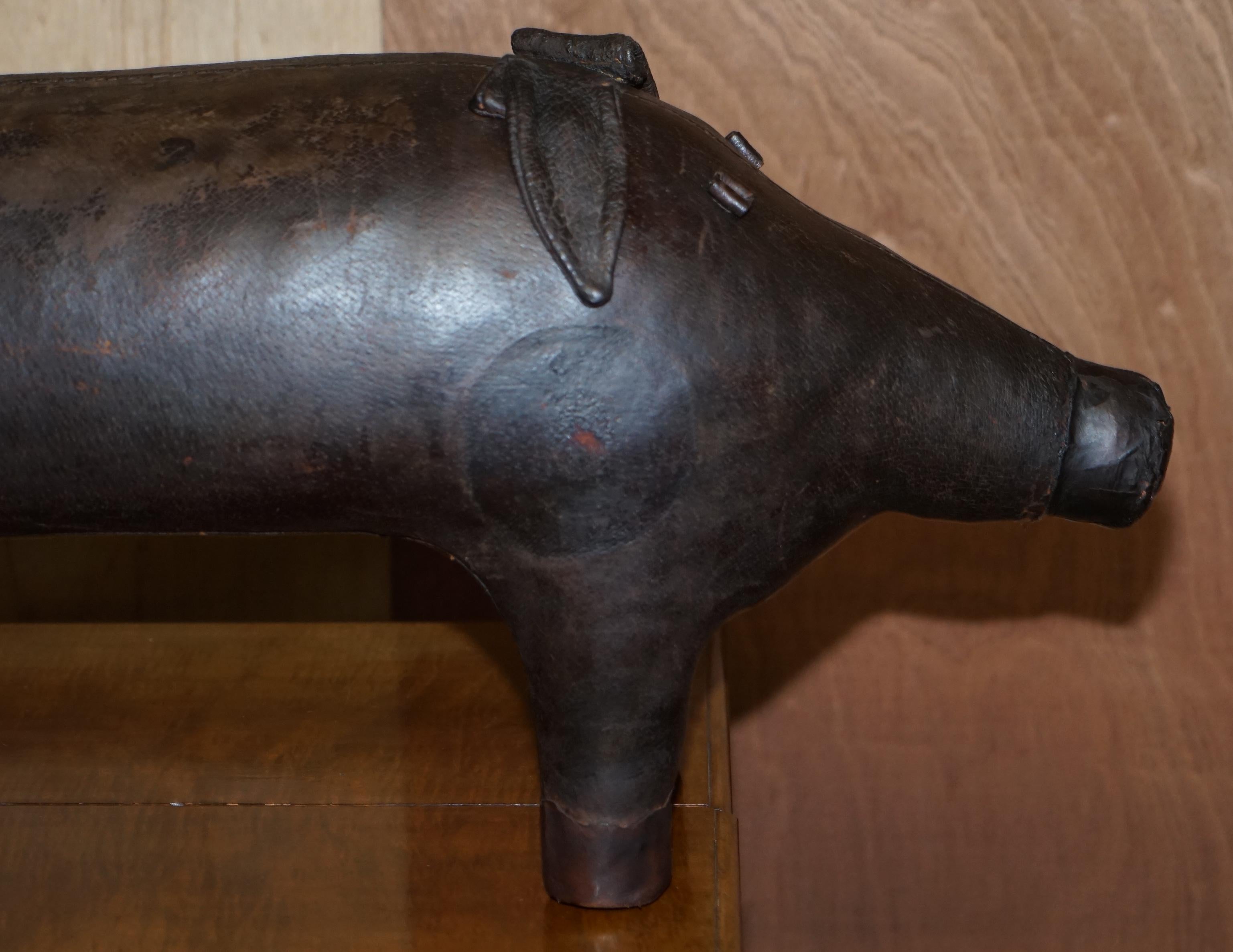 Très grand tabouret en cuir marron pour cochon de Liberty of London des années 1930 en vente 8