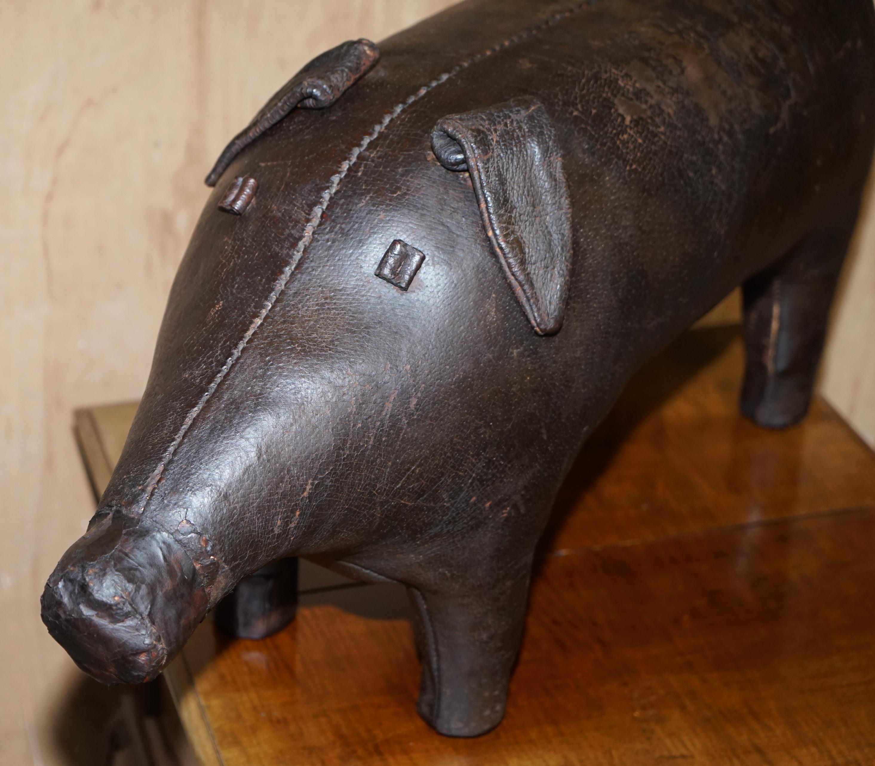 1930's Extra Large Liberty's London Omersa Brown Leather Pig Footstool Hocker (Europäisch) im Angebot