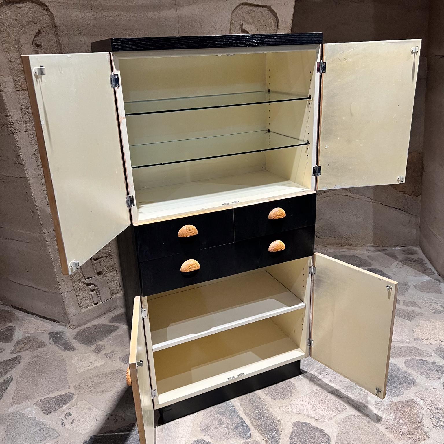 1930 Favoloso Art Deco Ebonizzato Cabinet Dry Bar in Oak in vendita 3