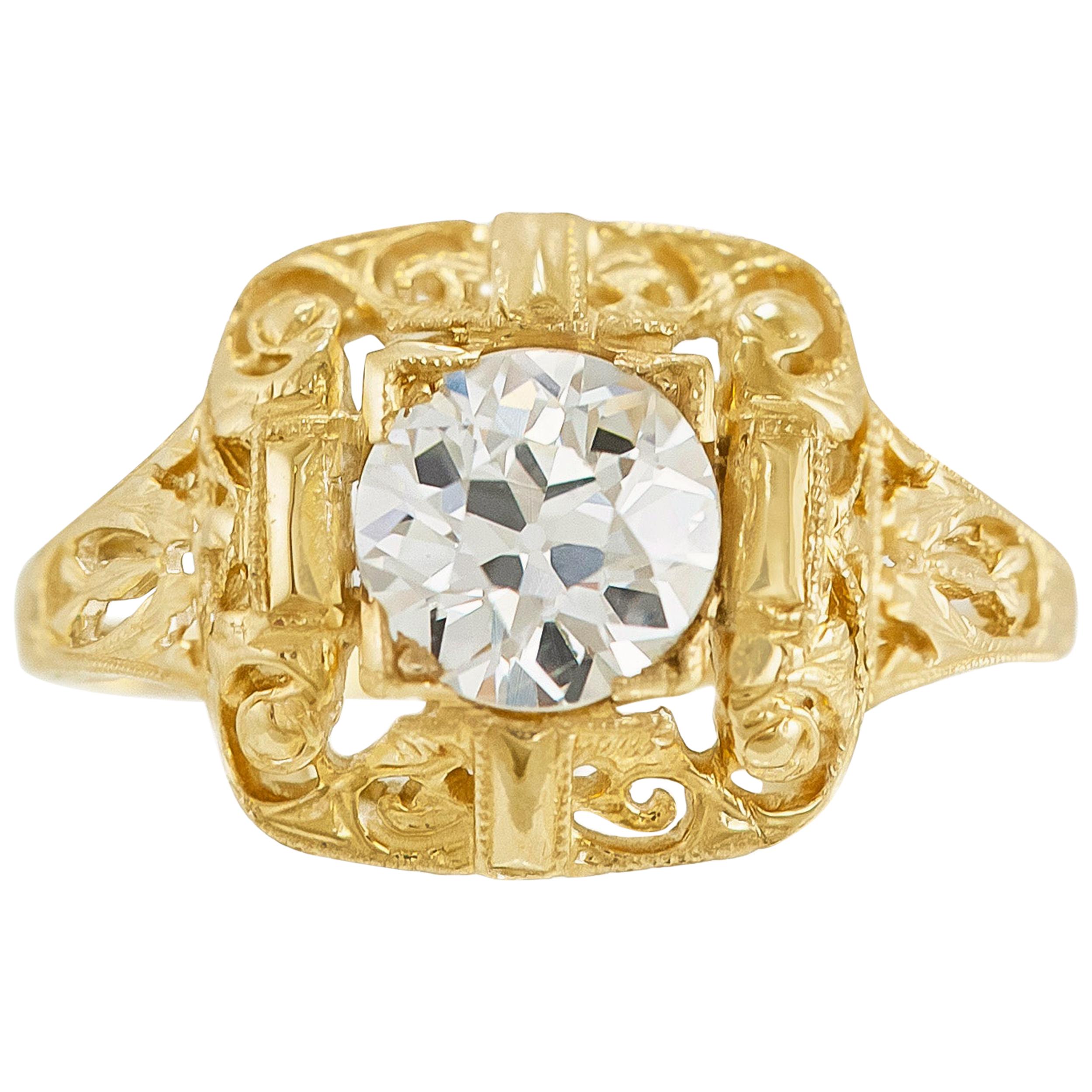 1930s Filigree with 0.94 Carat Center Diamond Engagement Ring For Sale