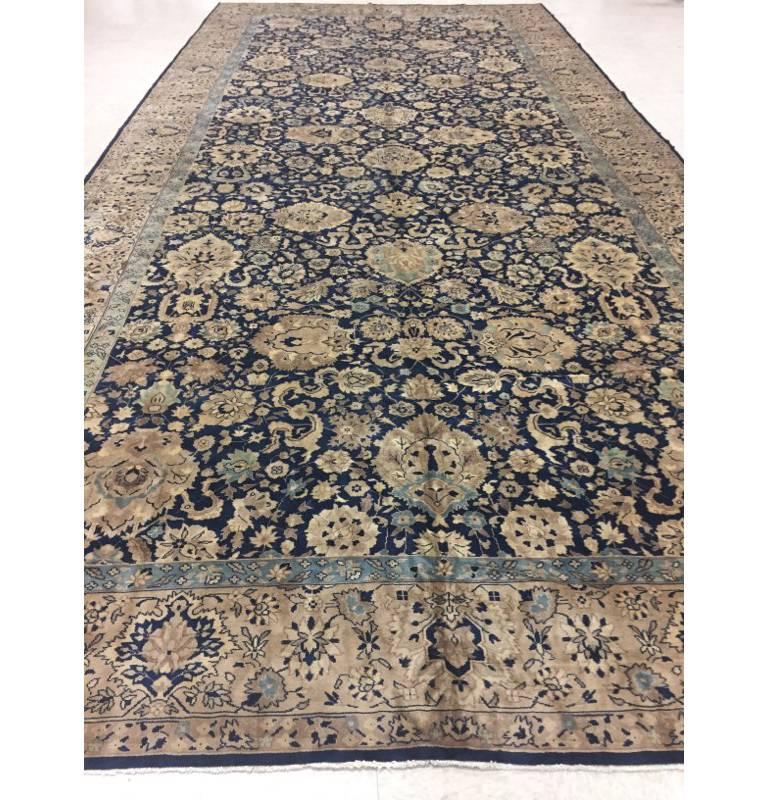 1930s Fine Indo Rug from District of Larestan In Excellent Condition For Sale In North Bergen, NJ