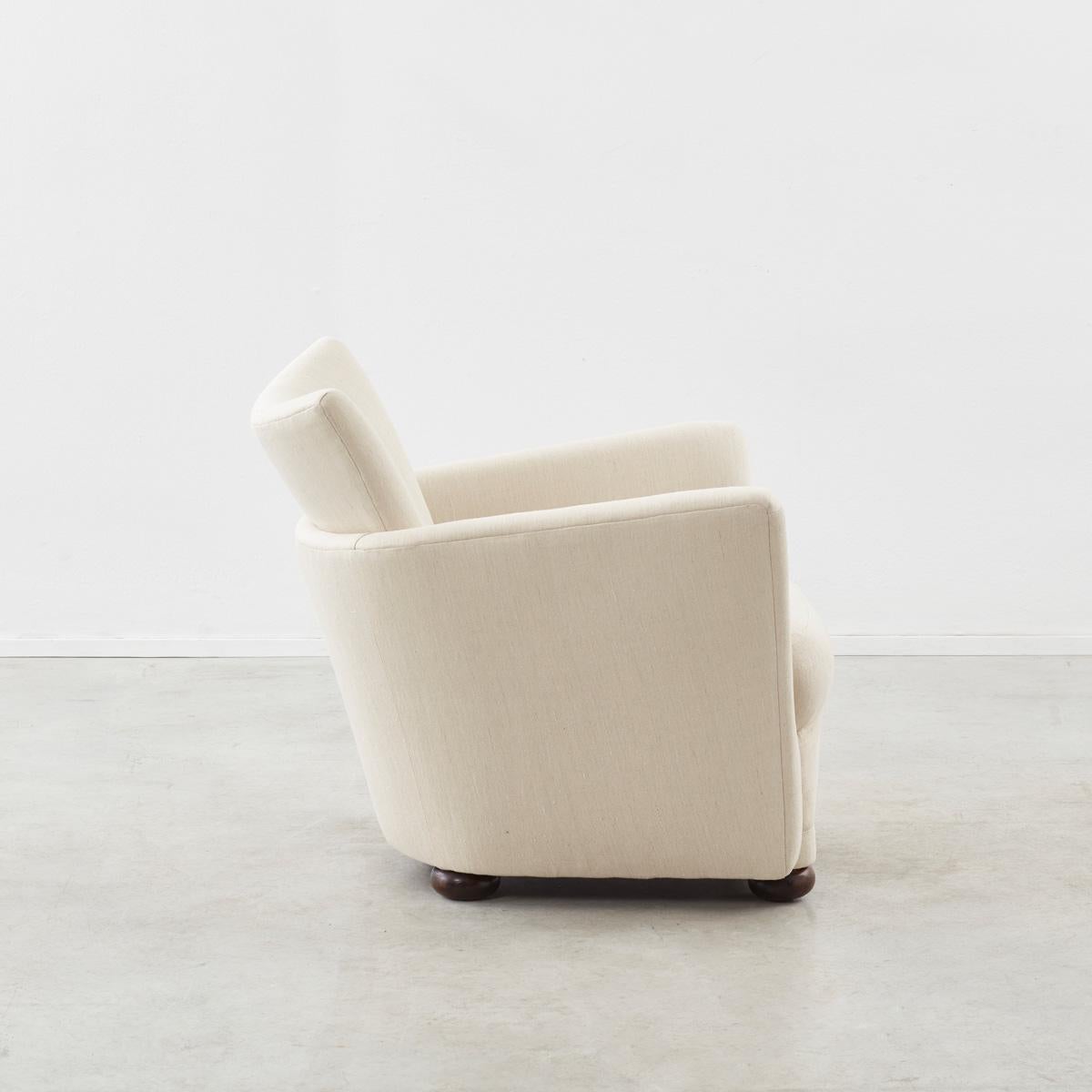 Upholstered Art Deco armchair in linen, Finland 1930s. In Good Condition In London, GB