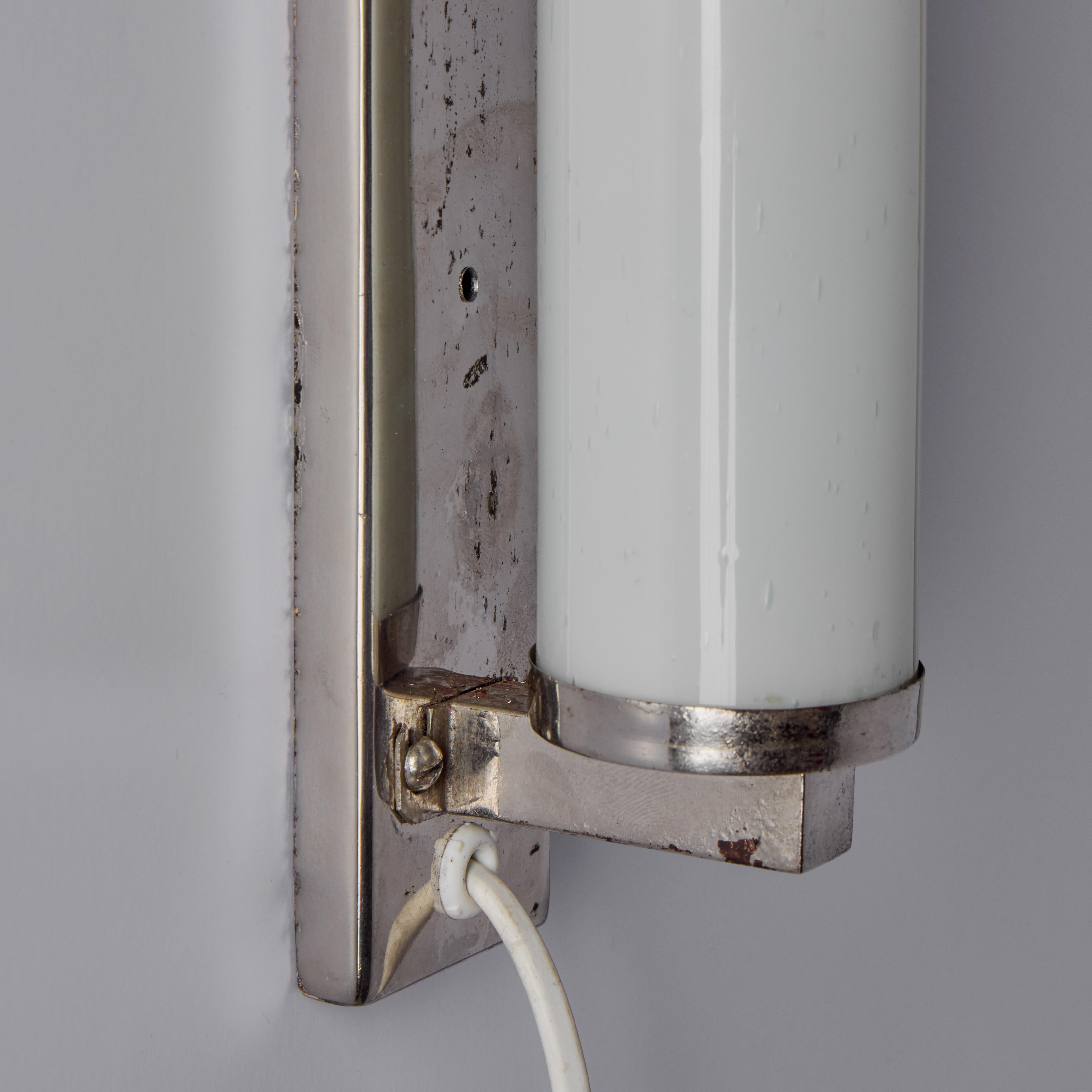 1930s Finnish Cylindrical Glass Plug-in Wall Lamp in the Manner of Paavo Tynell For Sale 6