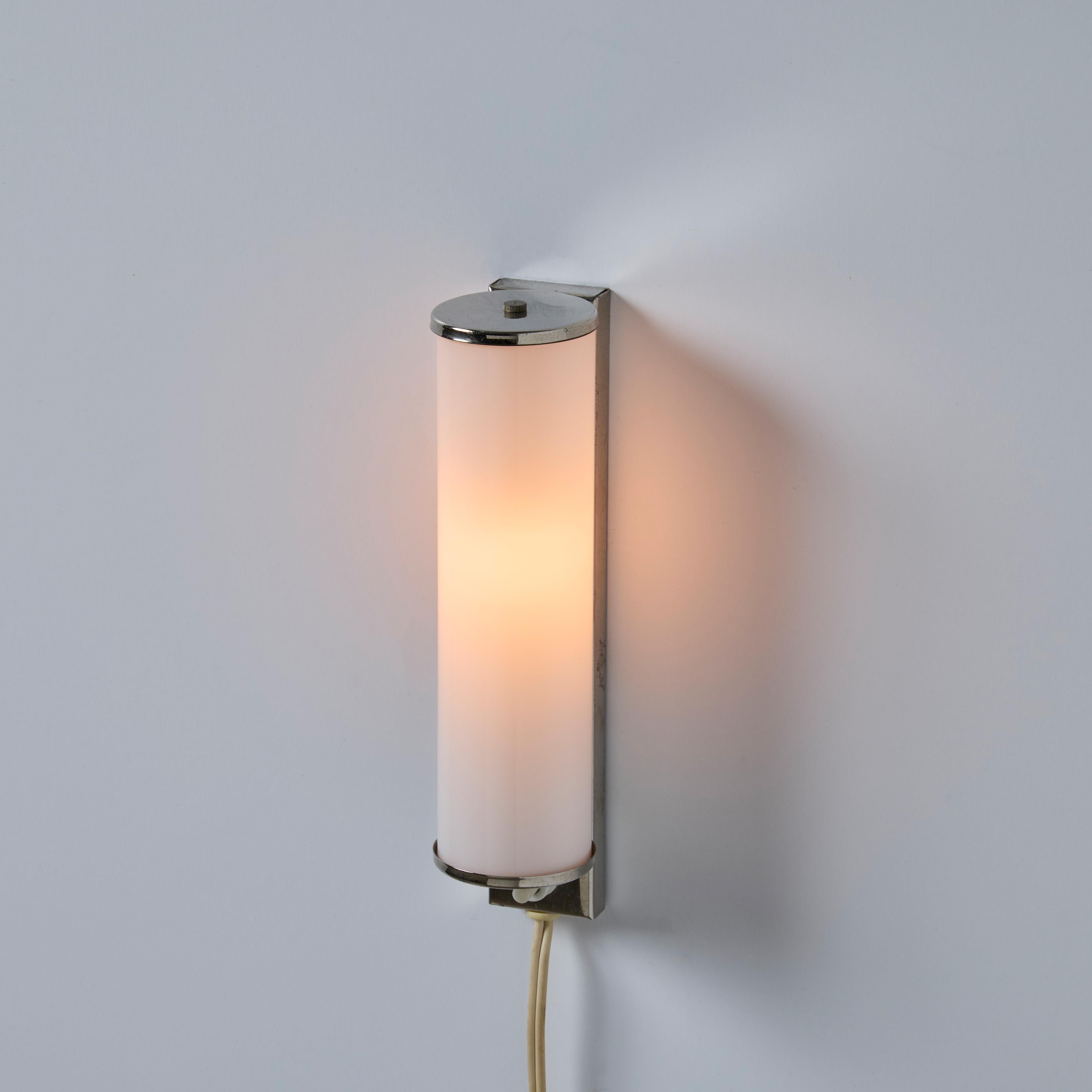 Lampe murale finlandaise cylindrique en verre des années 1930 à la manière de Paavo Tynell en vente 8