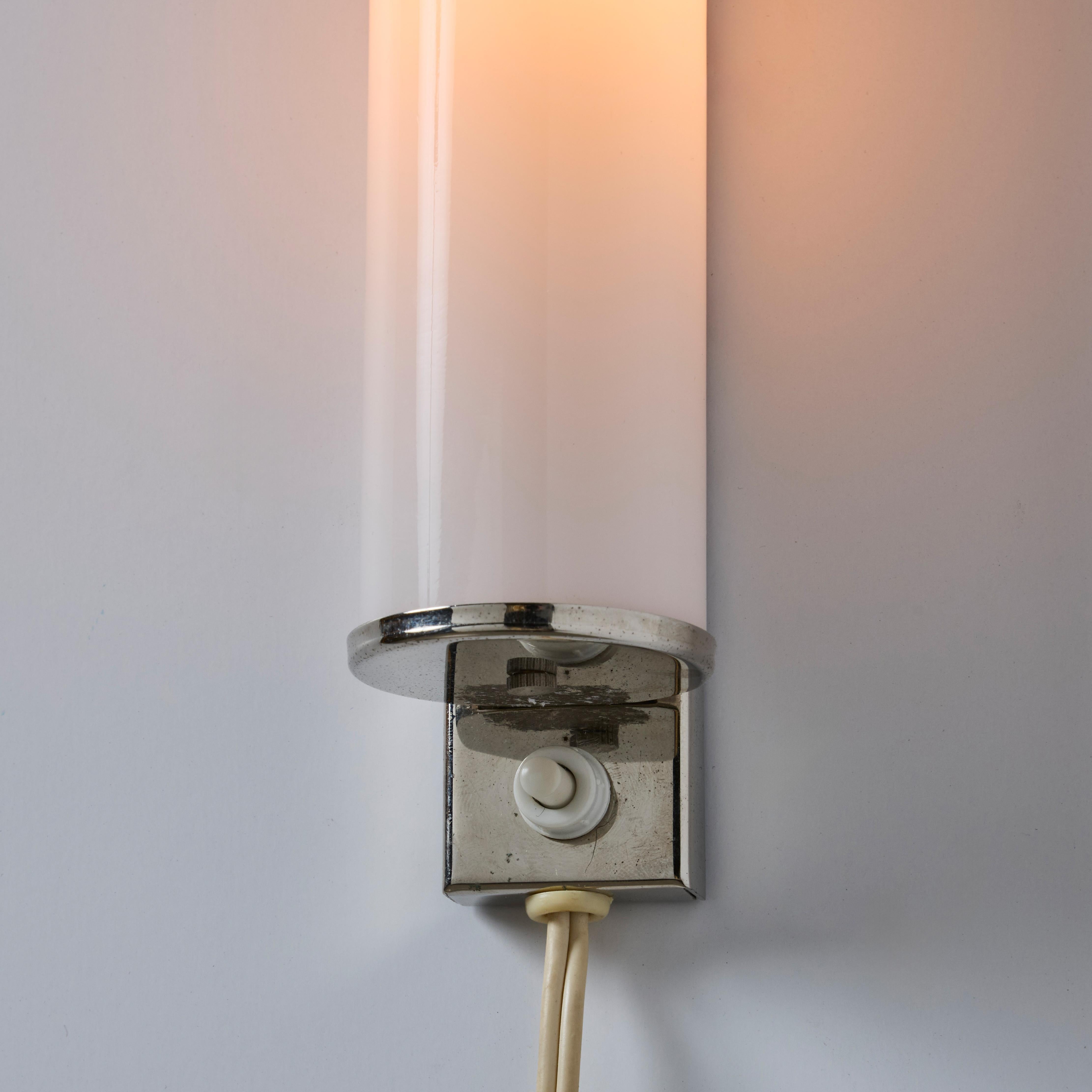 Lampe murale finlandaise cylindrique en verre des années 1930 à la manière de Paavo Tynell en vente 9