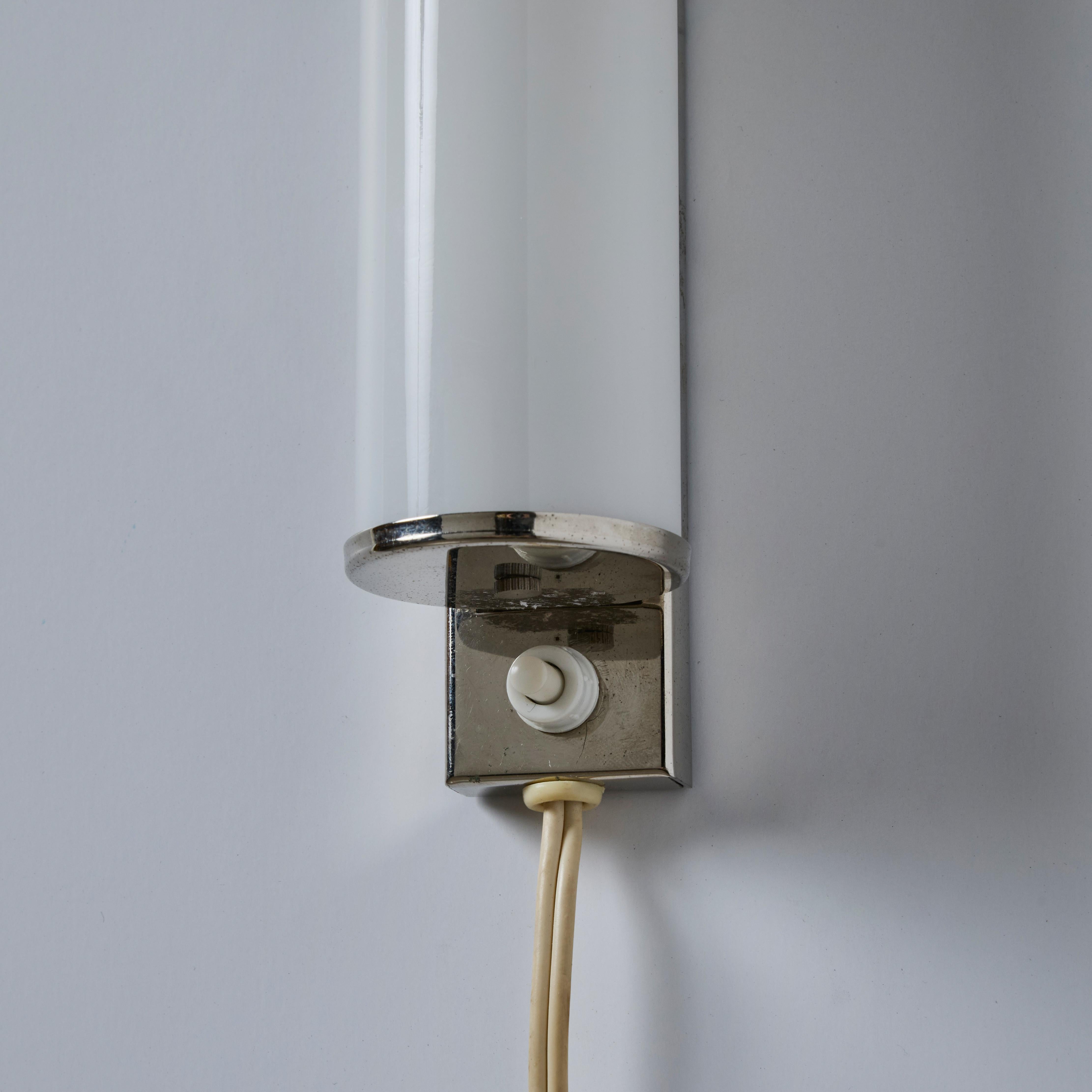 Lampe murale finlandaise cylindrique en verre des années 1930 à la manière de Paavo Tynell en vente 11