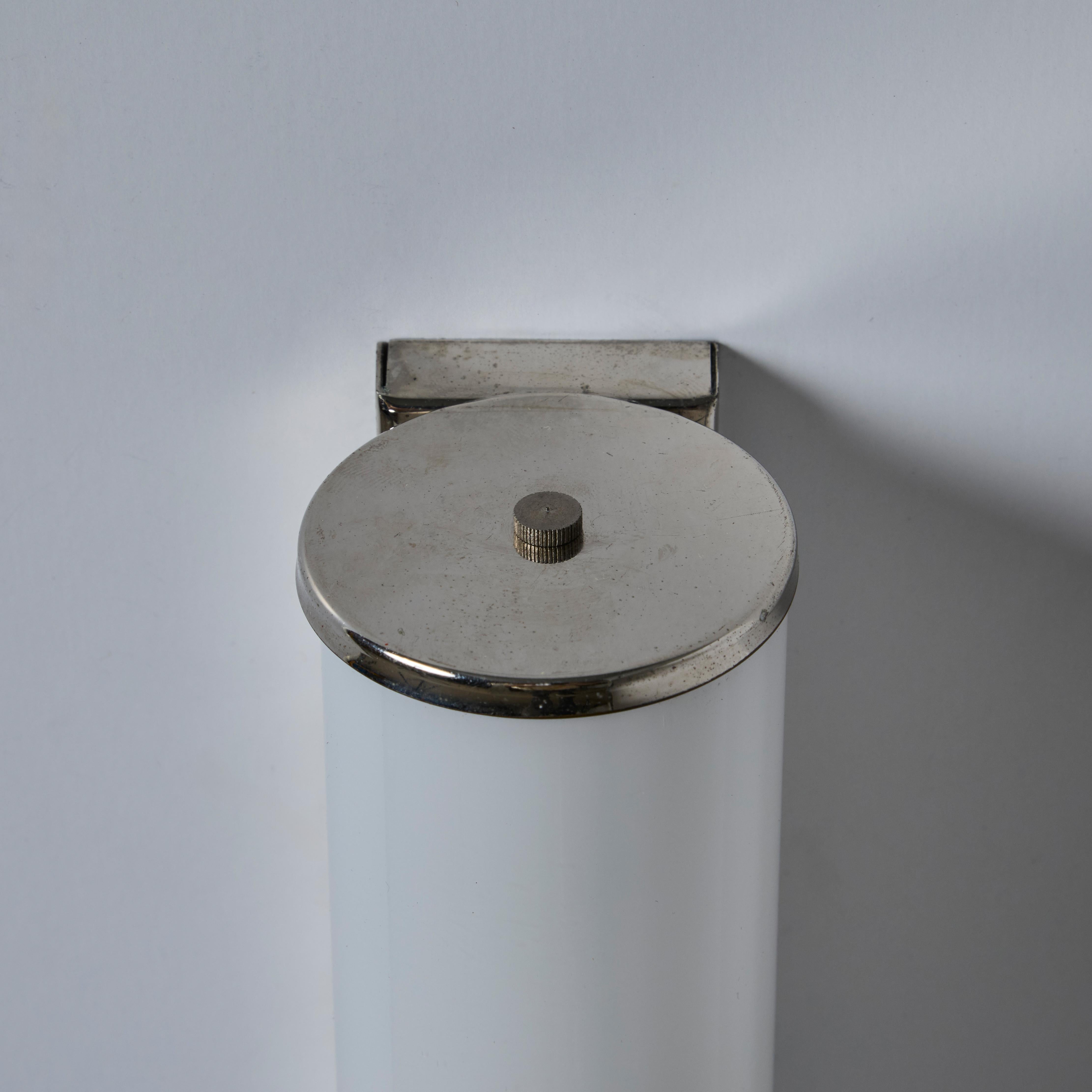Lampe murale finlandaise cylindrique en verre des années 1930 à la manière de Paavo Tynell en vente 12
