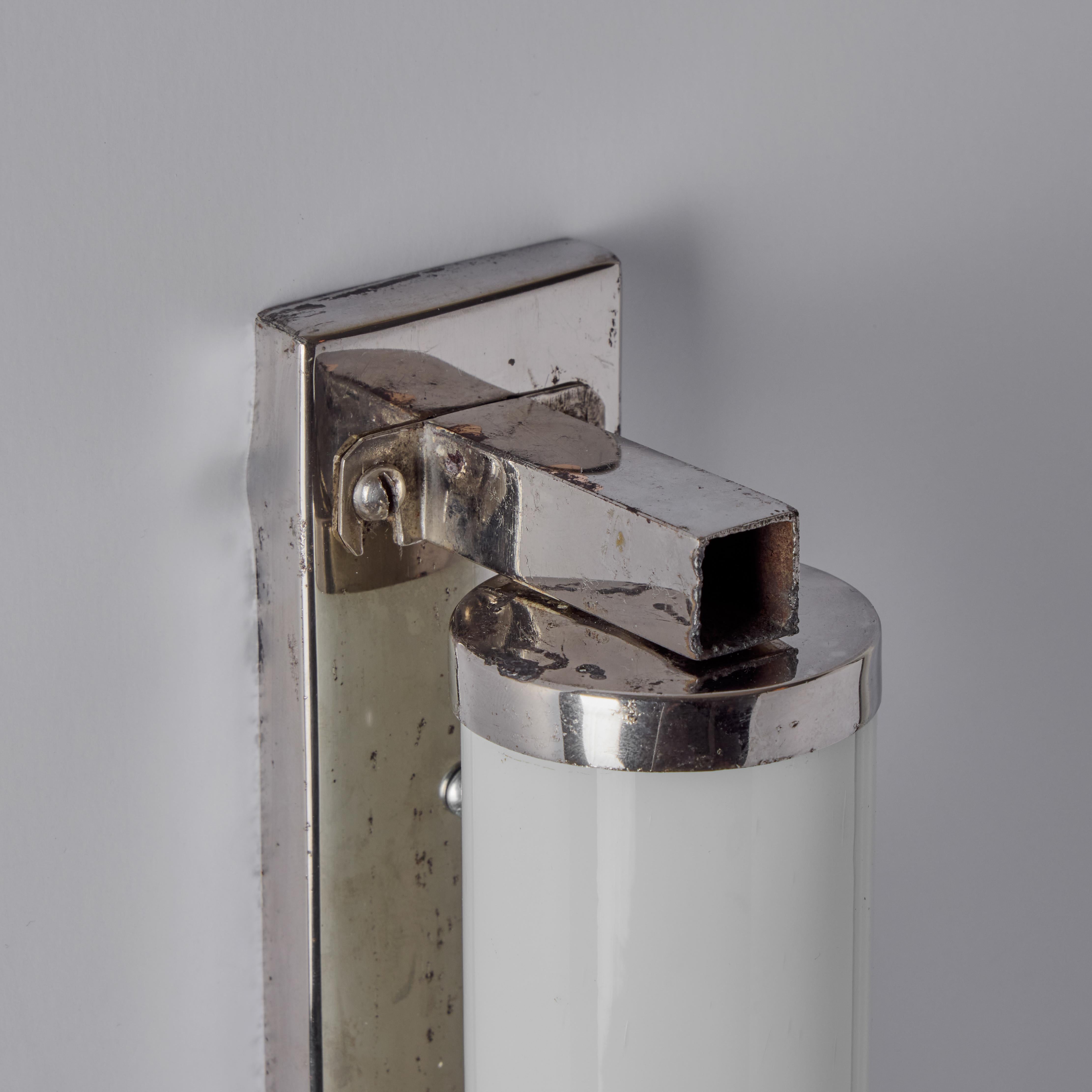 1930s Finnish Cylindrical Glass Plug-in Wall Lamp in the Manner of Paavo Tynell For Sale 2