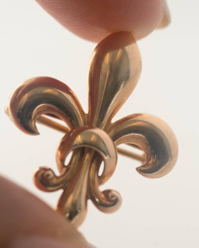 Retro 1930s Fleur-de-Lis 14 Karat Rose Gold Pin Pendant