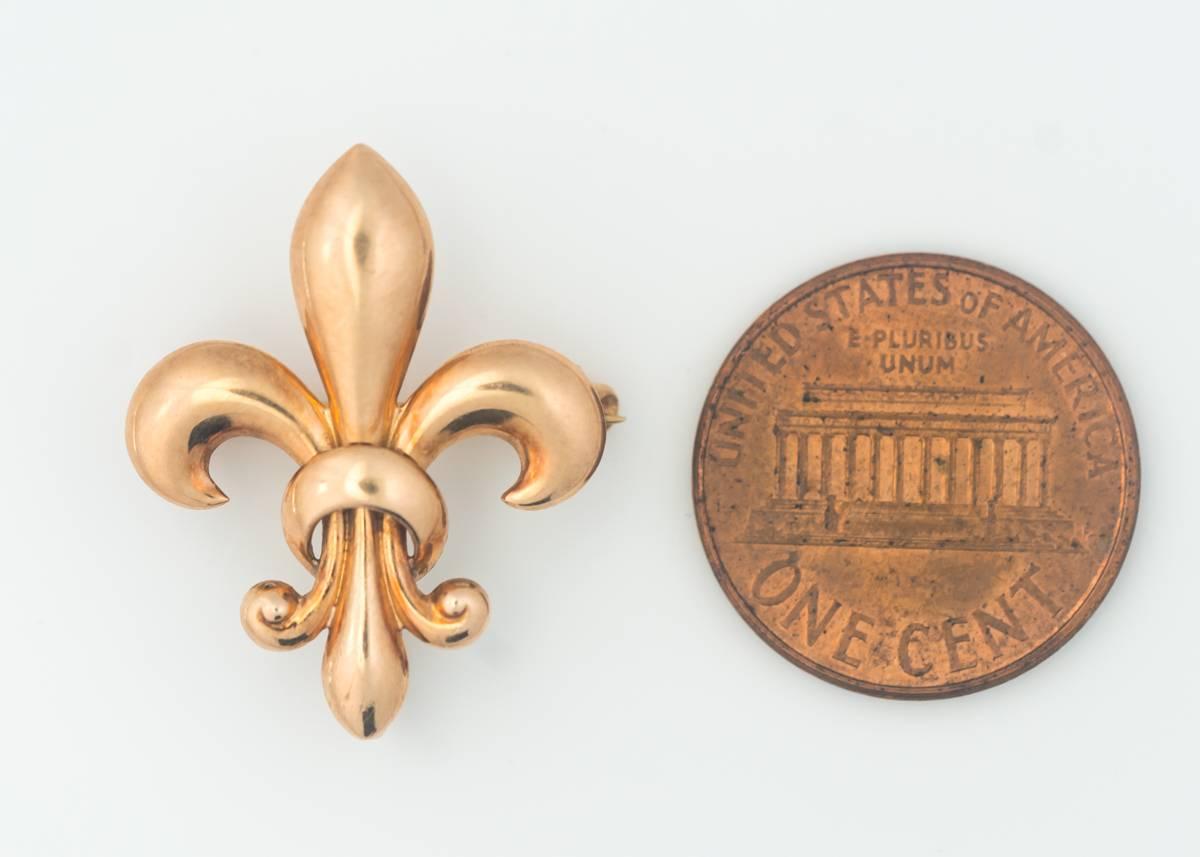 1930s Fleur-de-Lis 14 Karat Rose Gold Pin Pendant In Good Condition In Atlanta, GA