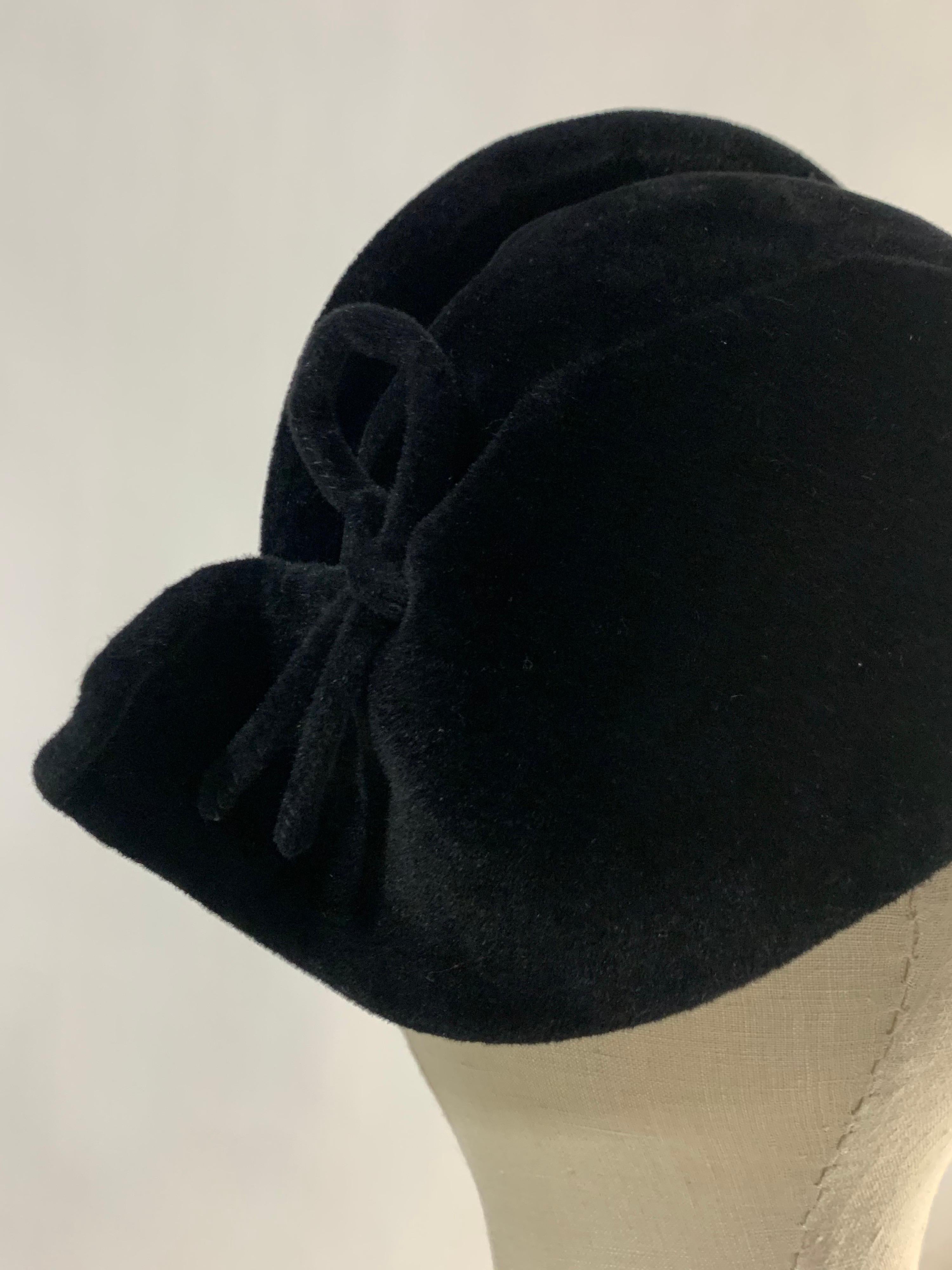 1930s Florence Reichman New Look-Inspired Black Felt Hat w/ Peaked Brim In Excellent Condition For Sale In Gresham, OR