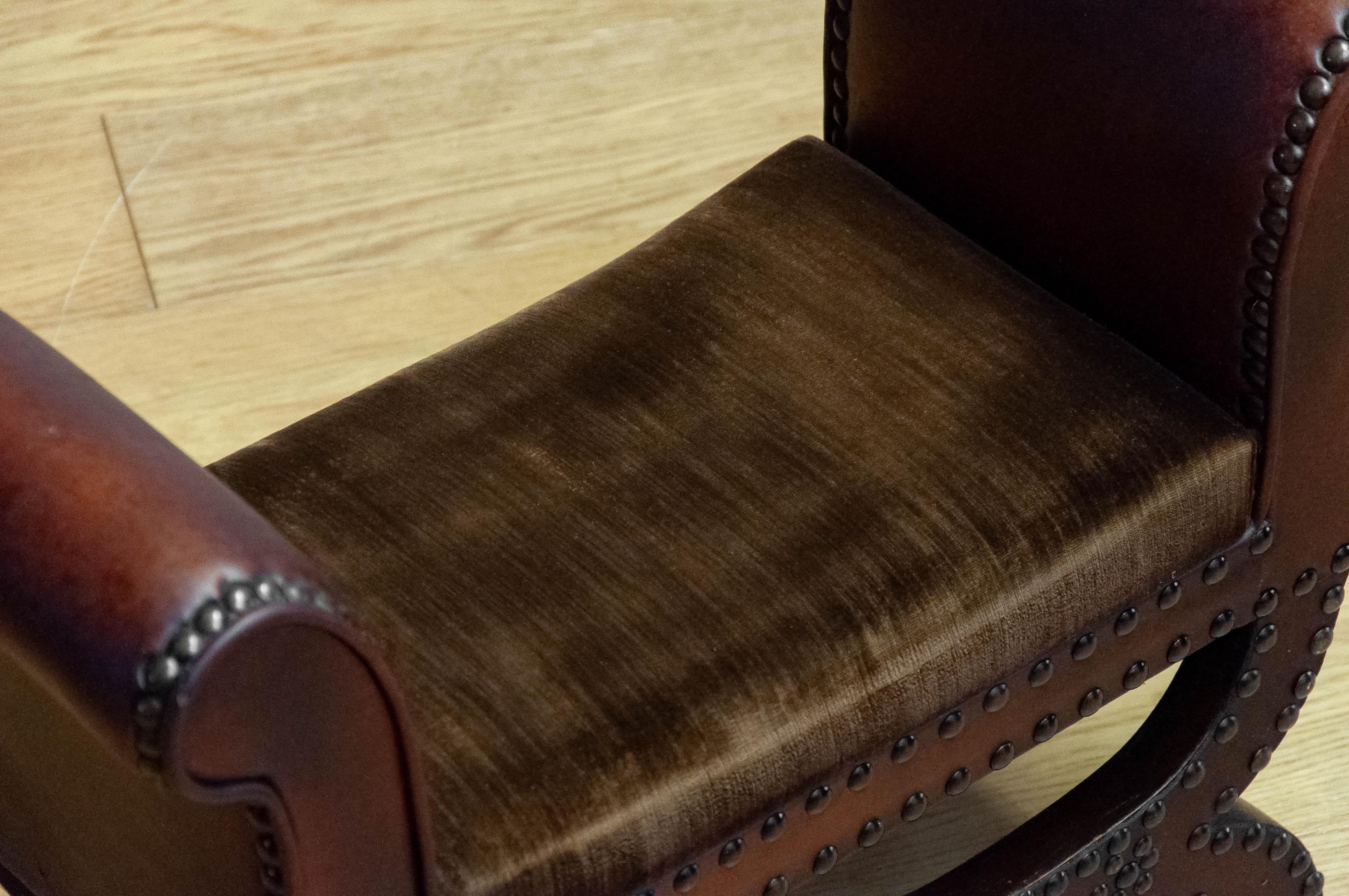 Milieu du XXe siècle Tabouret de pied des années 1930 en cuir Brown patiné par Otto Schulz pour Boet Göteborg en vente